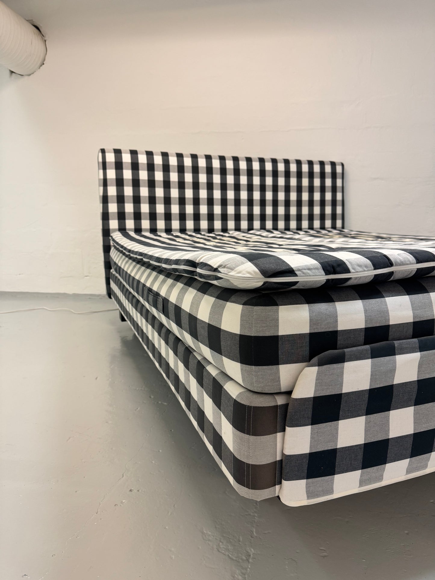 Hästens Adjustable dobbelt elevationsseng m. gavl & massage – 180x210 cm