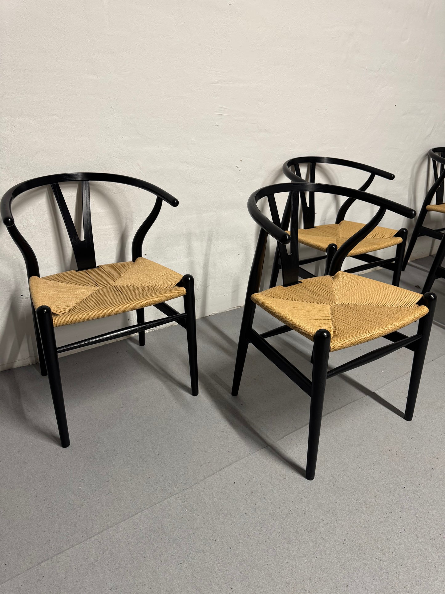 Egetræ, Hans J. Wegner ‘CH24’ ‘Y-stolen’ fremstillet hos Carl Hansen & Søn.