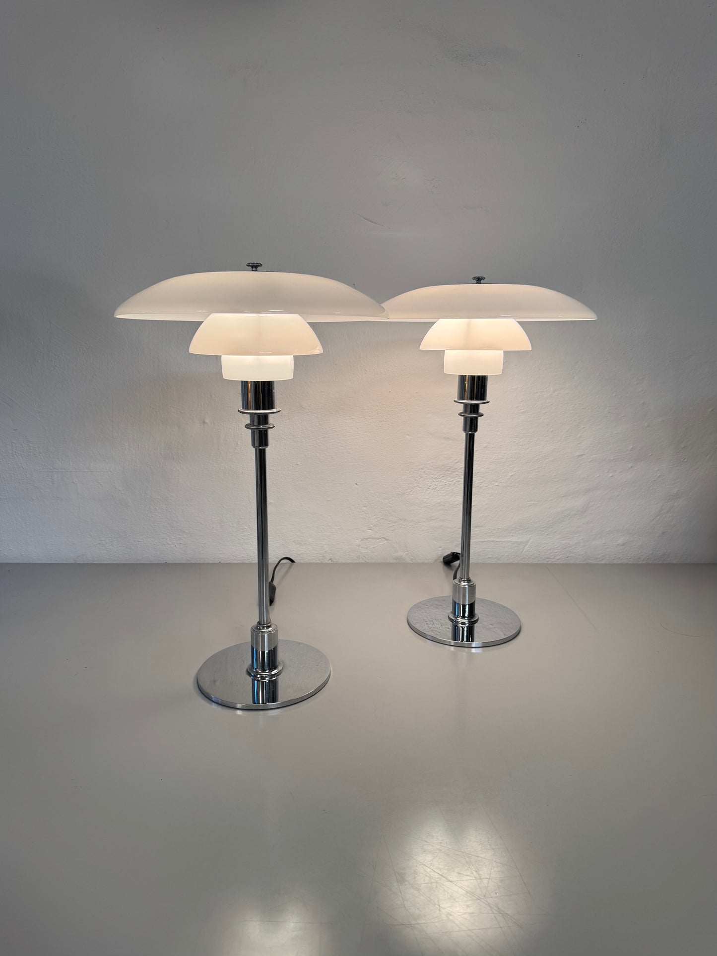 Poul Henningsen, “PH 3/2” Louis Poulsen.