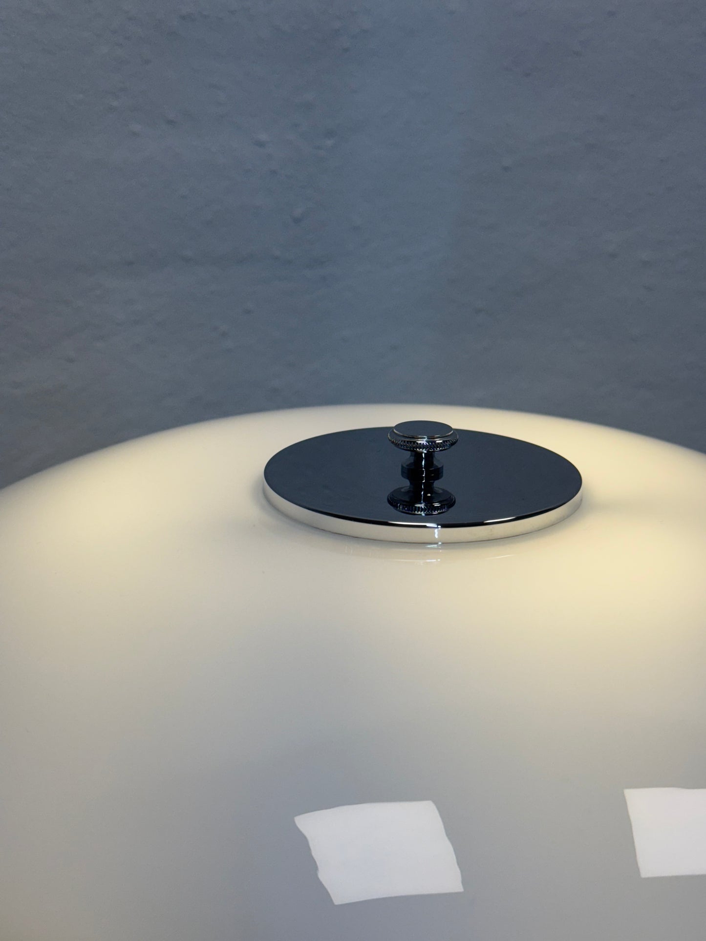 Poul Henningsen, “PH 3/2” Louis Poulsen.