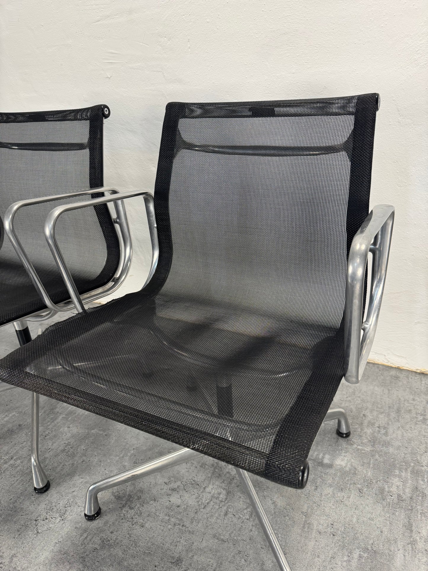 Charles Eames ‘EA107’ kontorstol, Vitra.