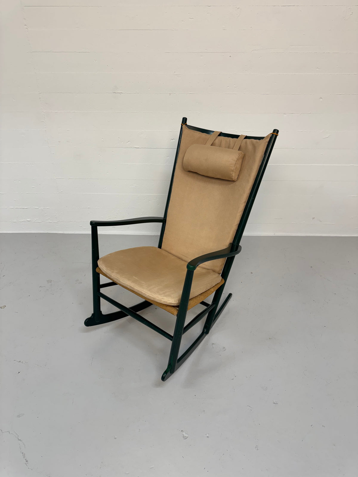 Hans J. Wegner ‘J16’ Fredericia Furniture.