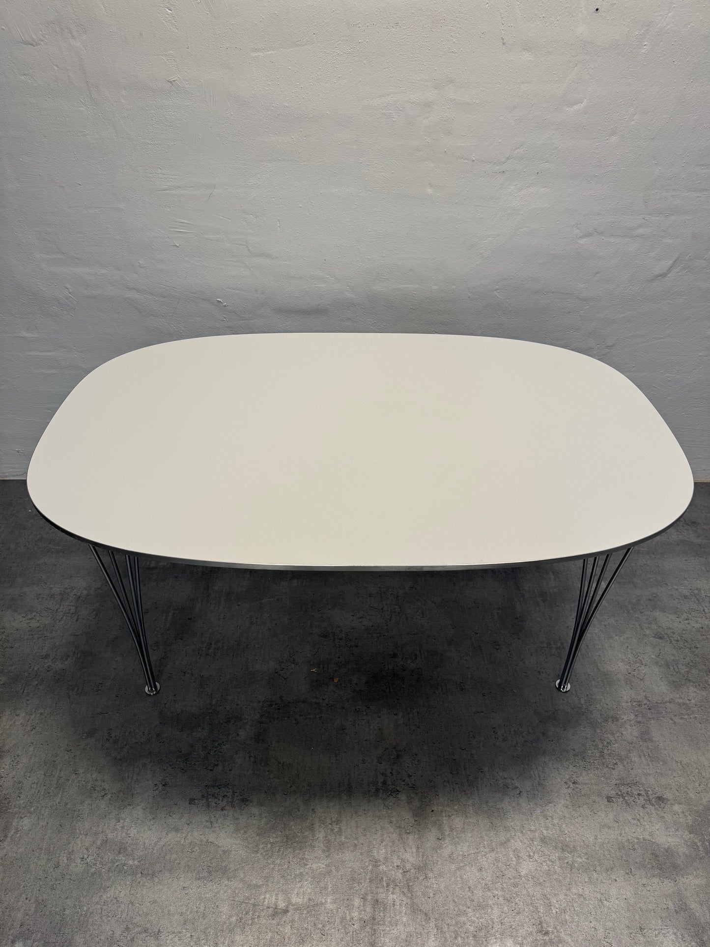 Piet Hein, “Superellipse” spisebord Fritz Hansen.