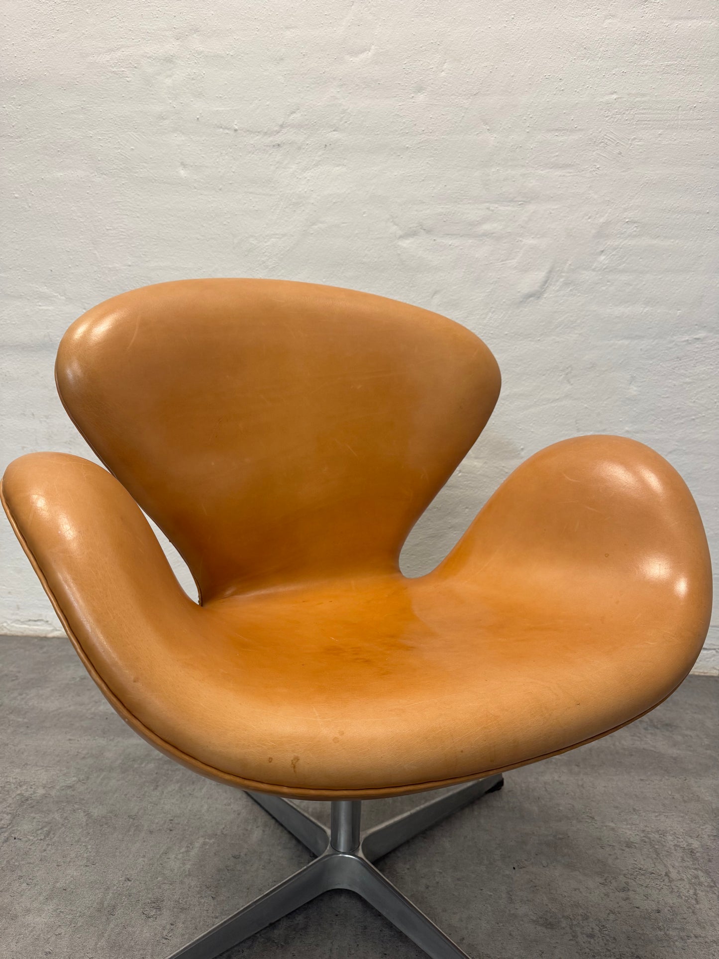 Arne Jacobsen ‘Svanen’ Fritz Hansen.