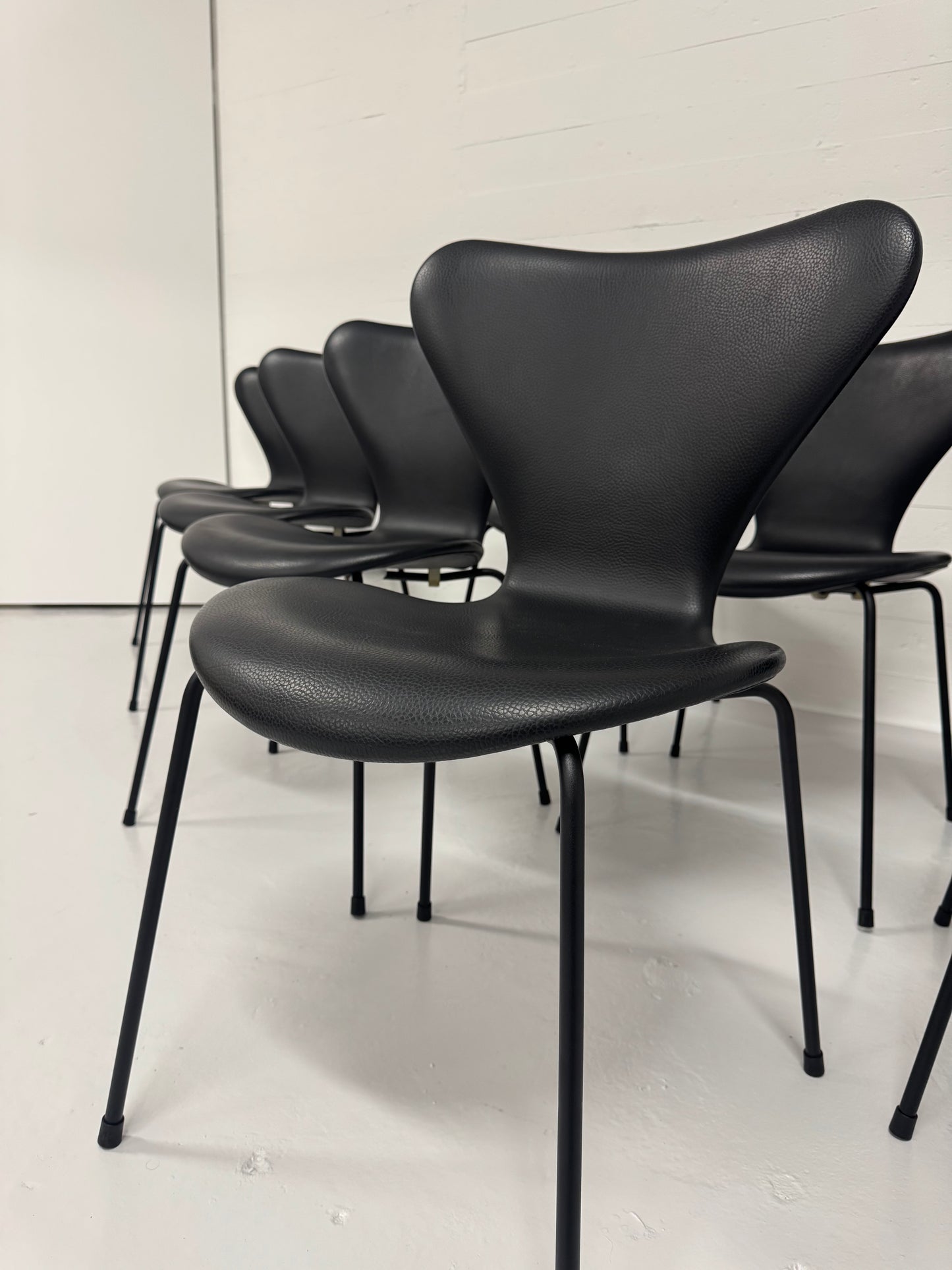 Arne Jacobsen ‘3107’ Fritz Hansen.