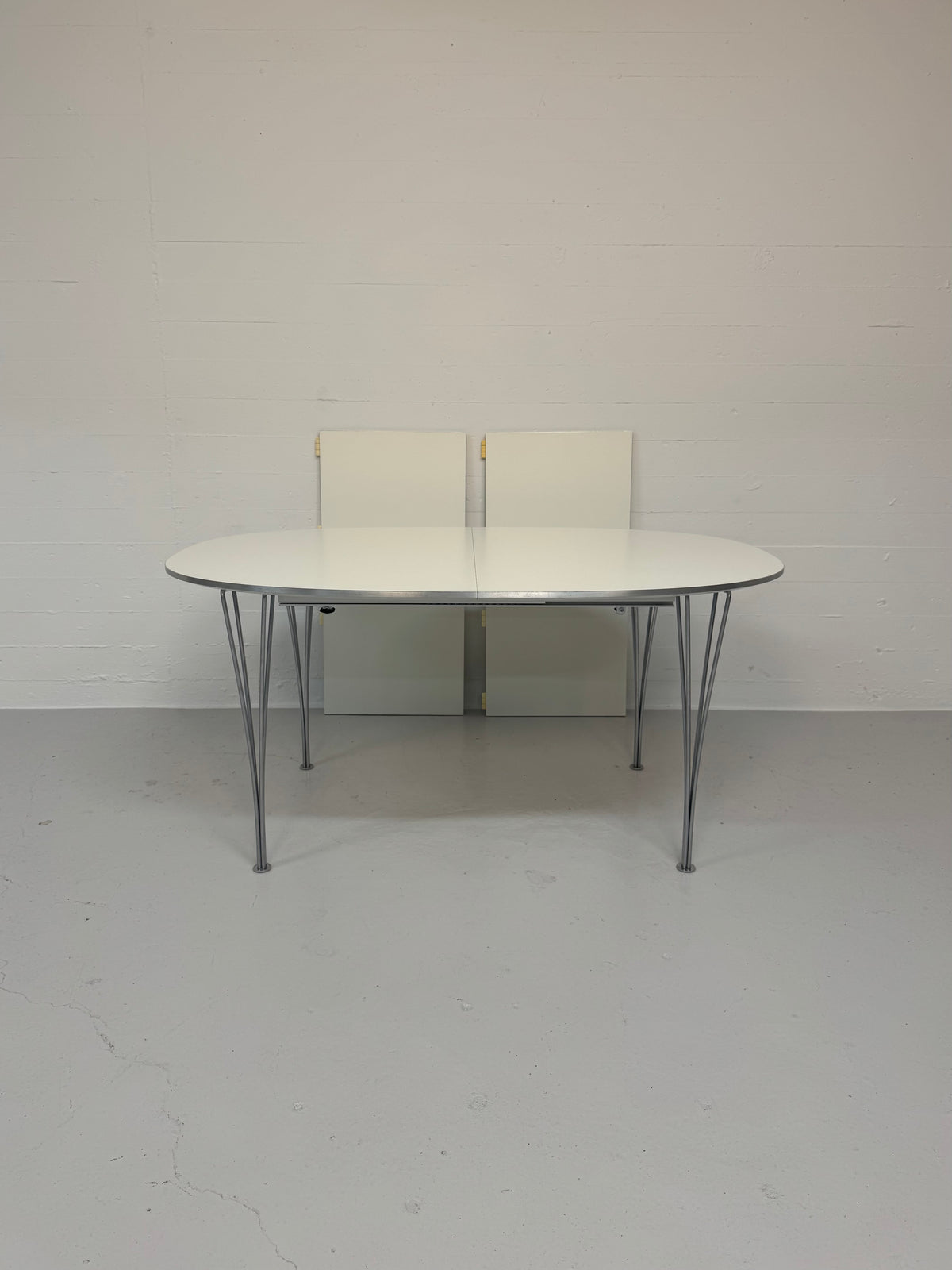 Piet Hein ‘Superellipse’ Fritz Hansen.