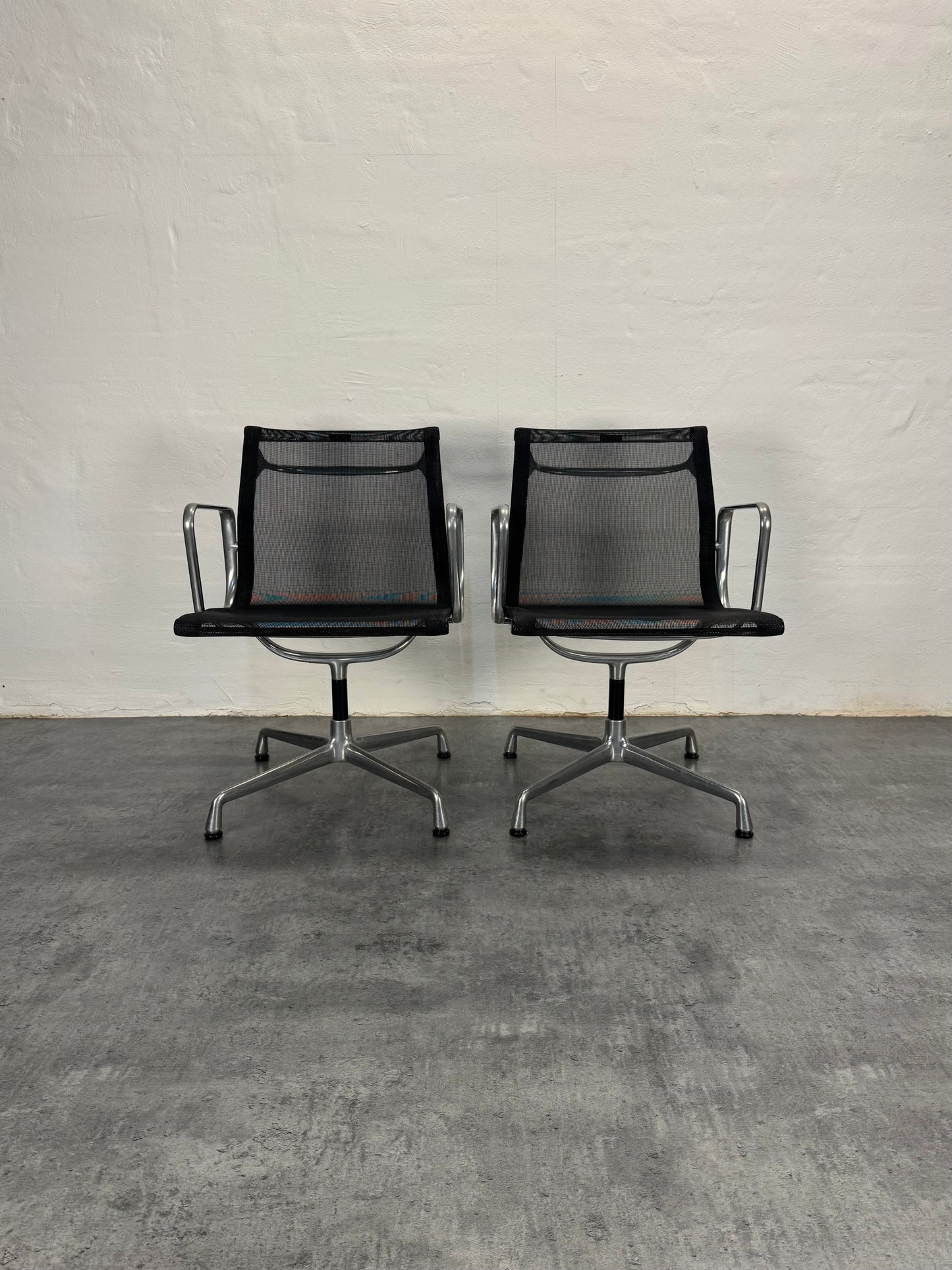 Charles Eames ‘EA107’ kontorstol, Vitra.