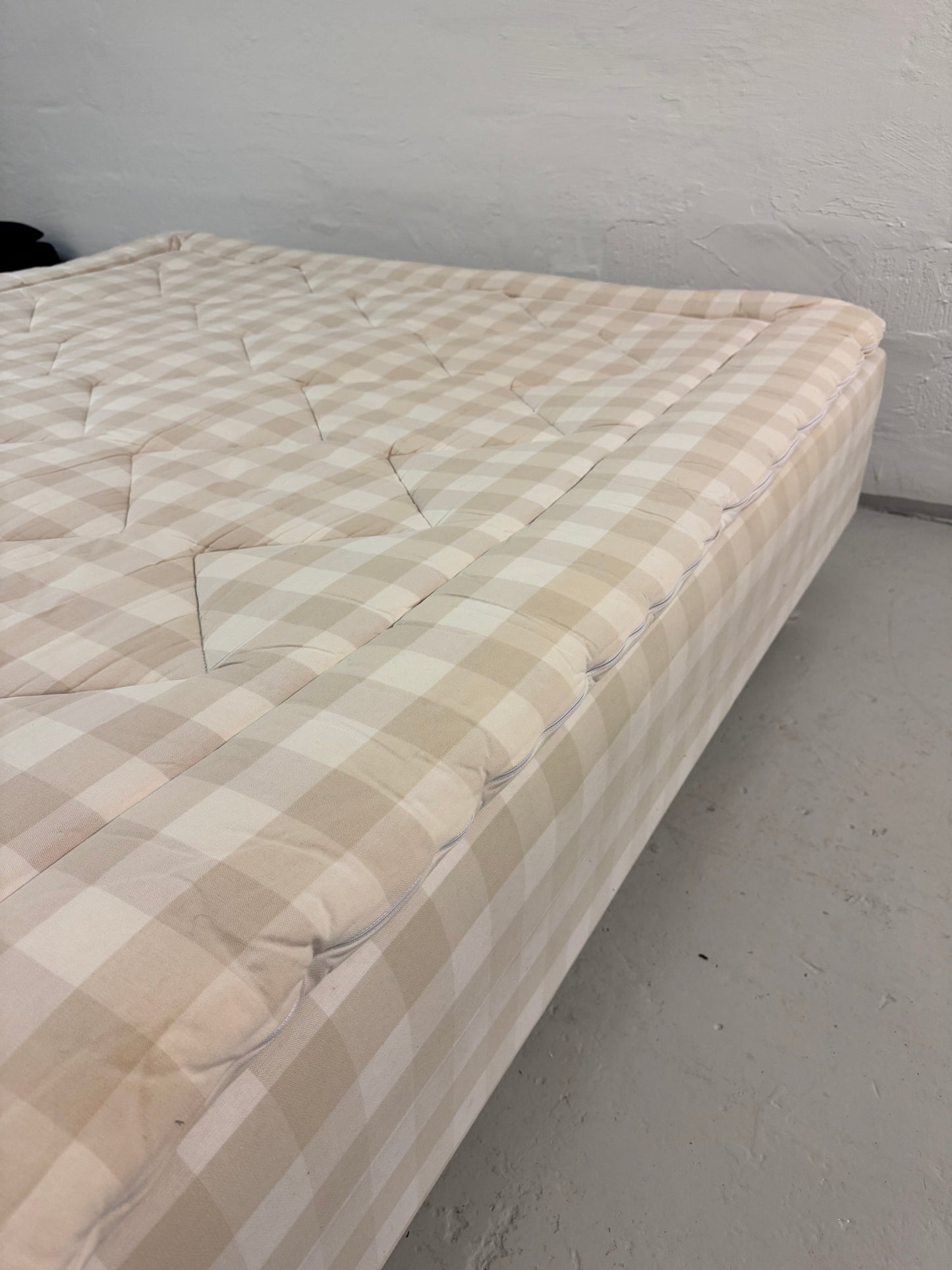Hästens ‘Superia’ dobbeltseng, med BJX Luxury topmadras.