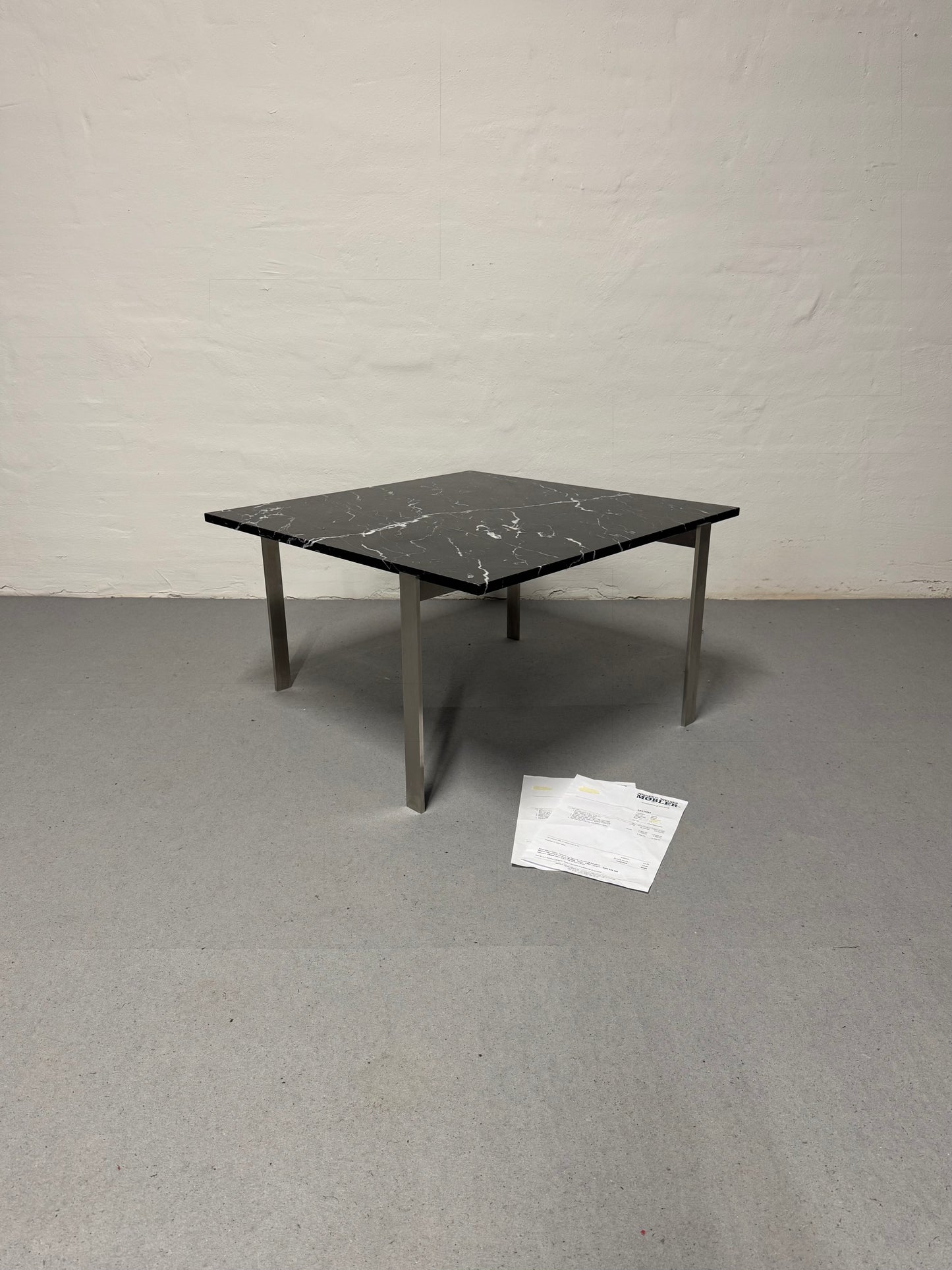 Mølballe ‘Barcelona’ Sofabord, sort marmor.