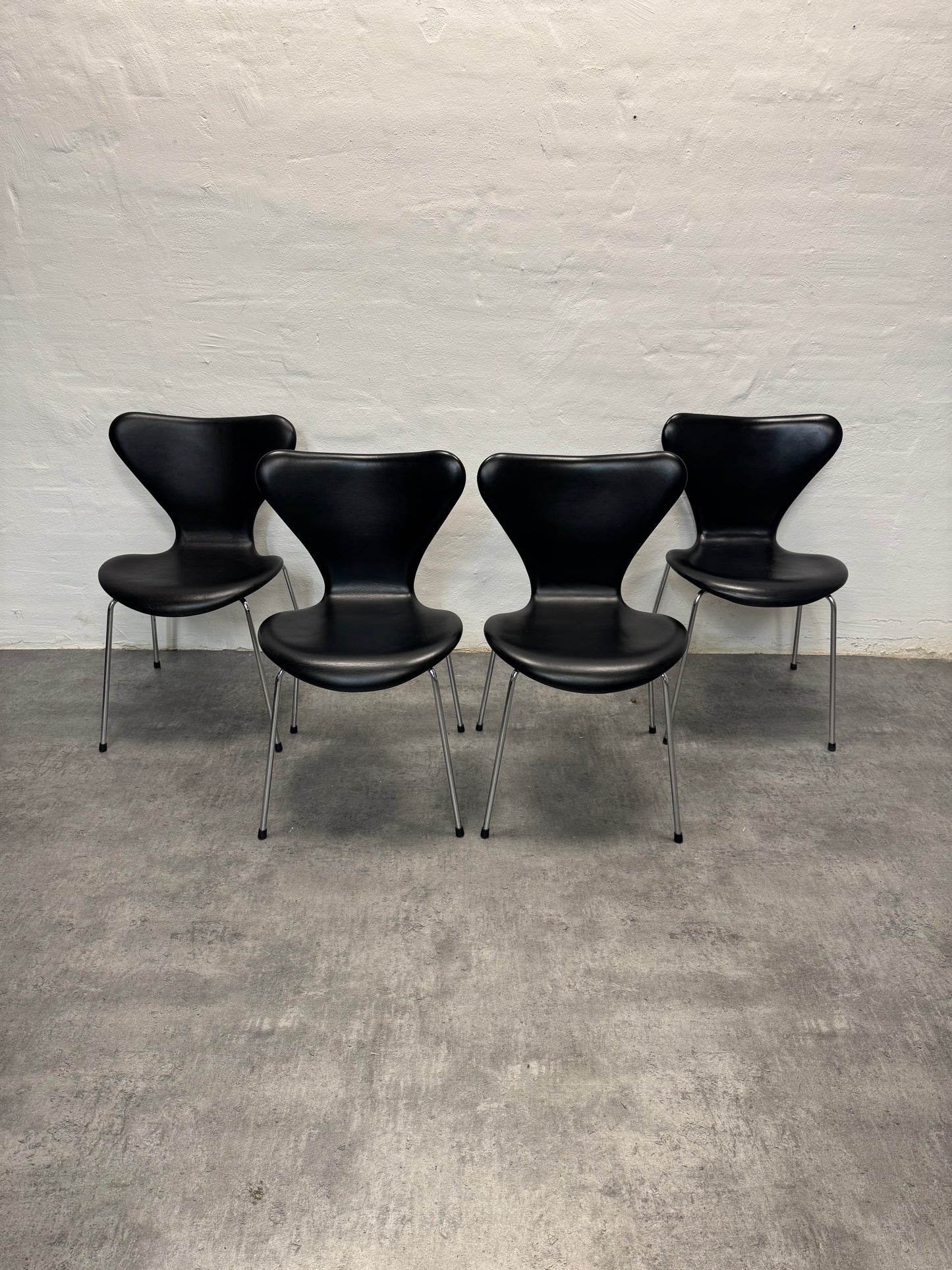 Arne Jacobsen ‘Syveren/3107’ Fritz Hansen.