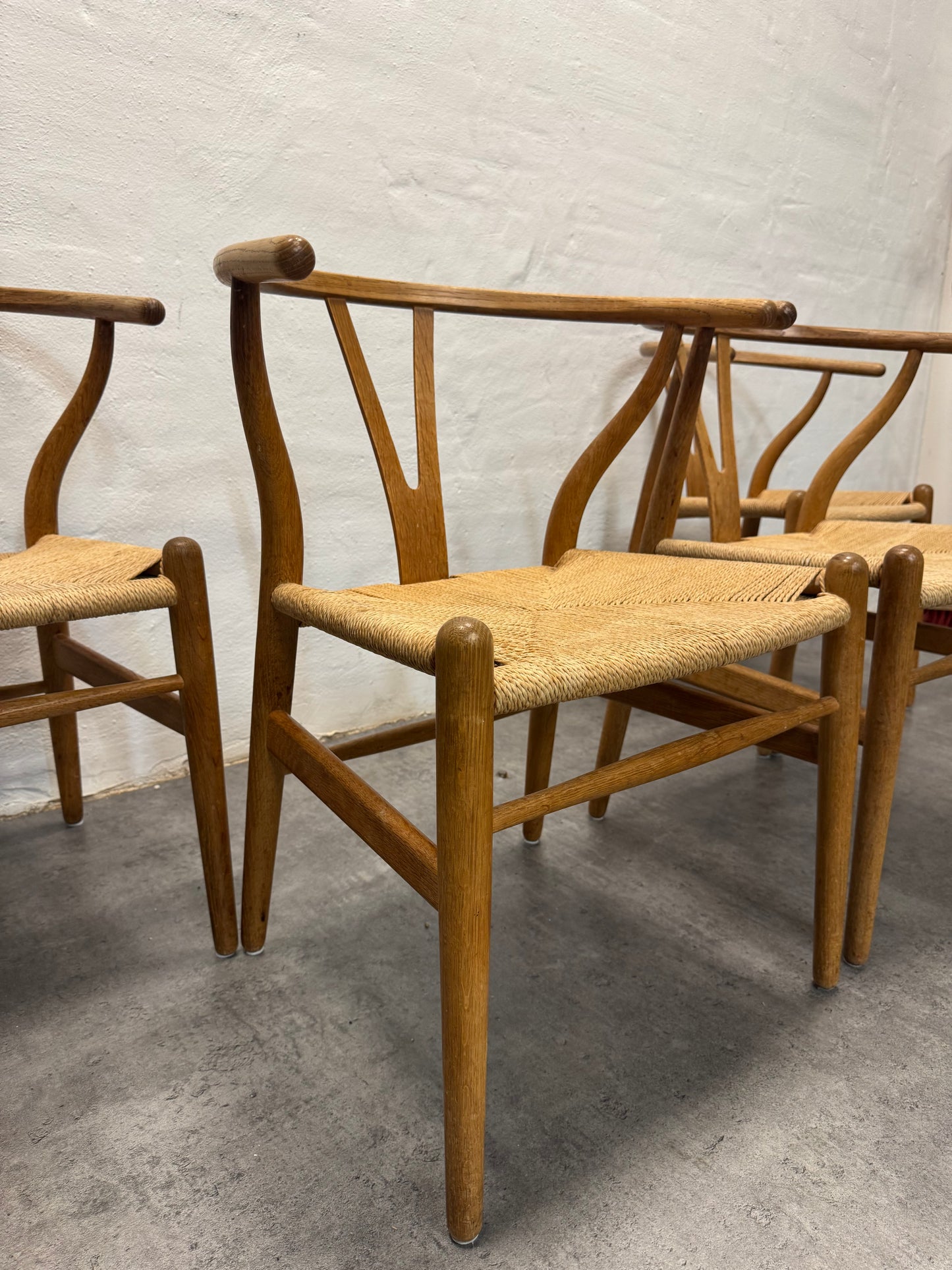Egetræ, Hans J. Wegner ‘CH-24’ Carl Hansen & Søn.