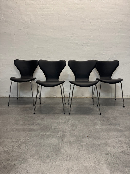 Arne Jacobsen ‘Syveren/3107’ Fritz Hansen.