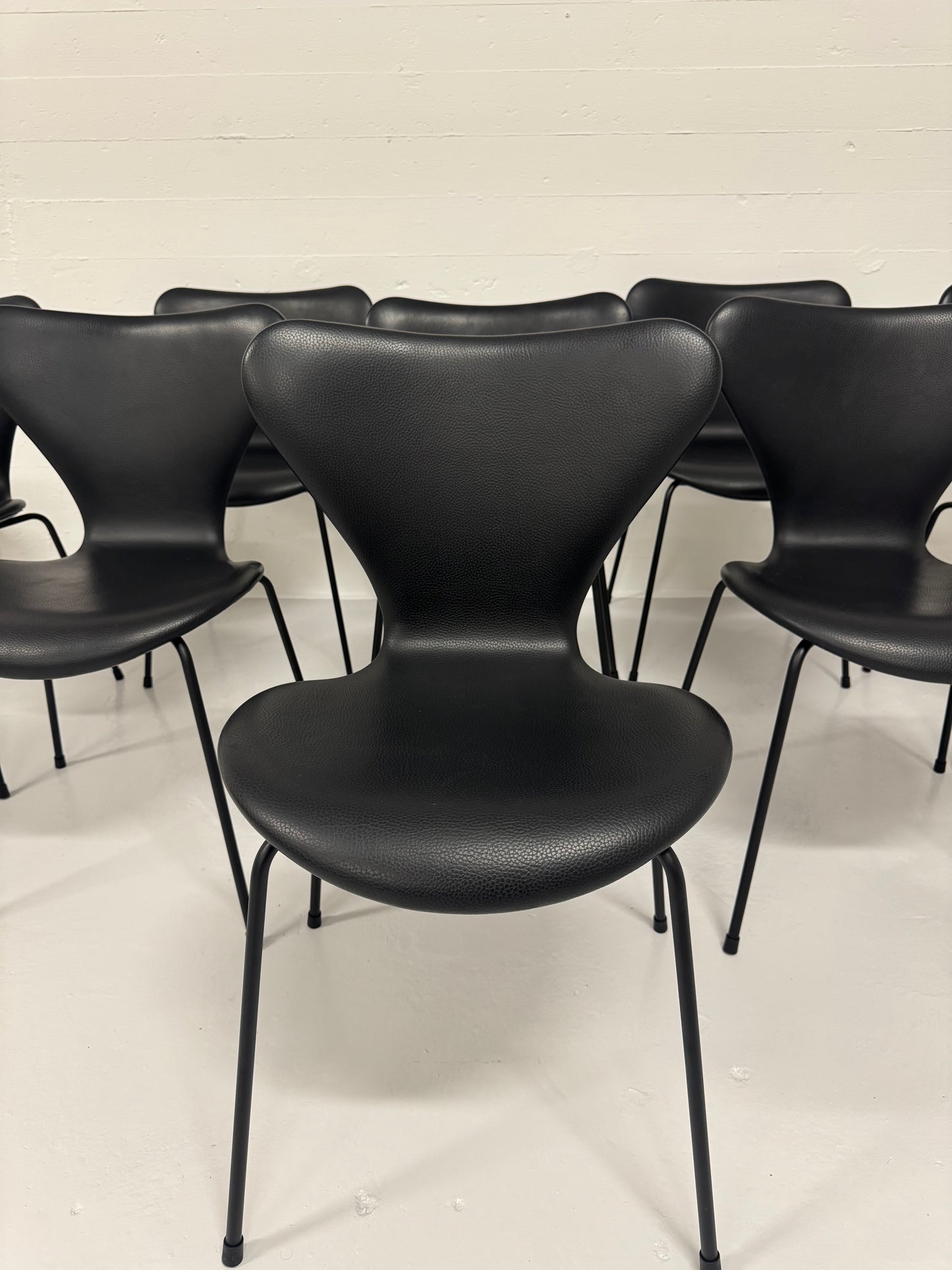 Arne Jacobsen ‘3107’ Fritz Hansen.