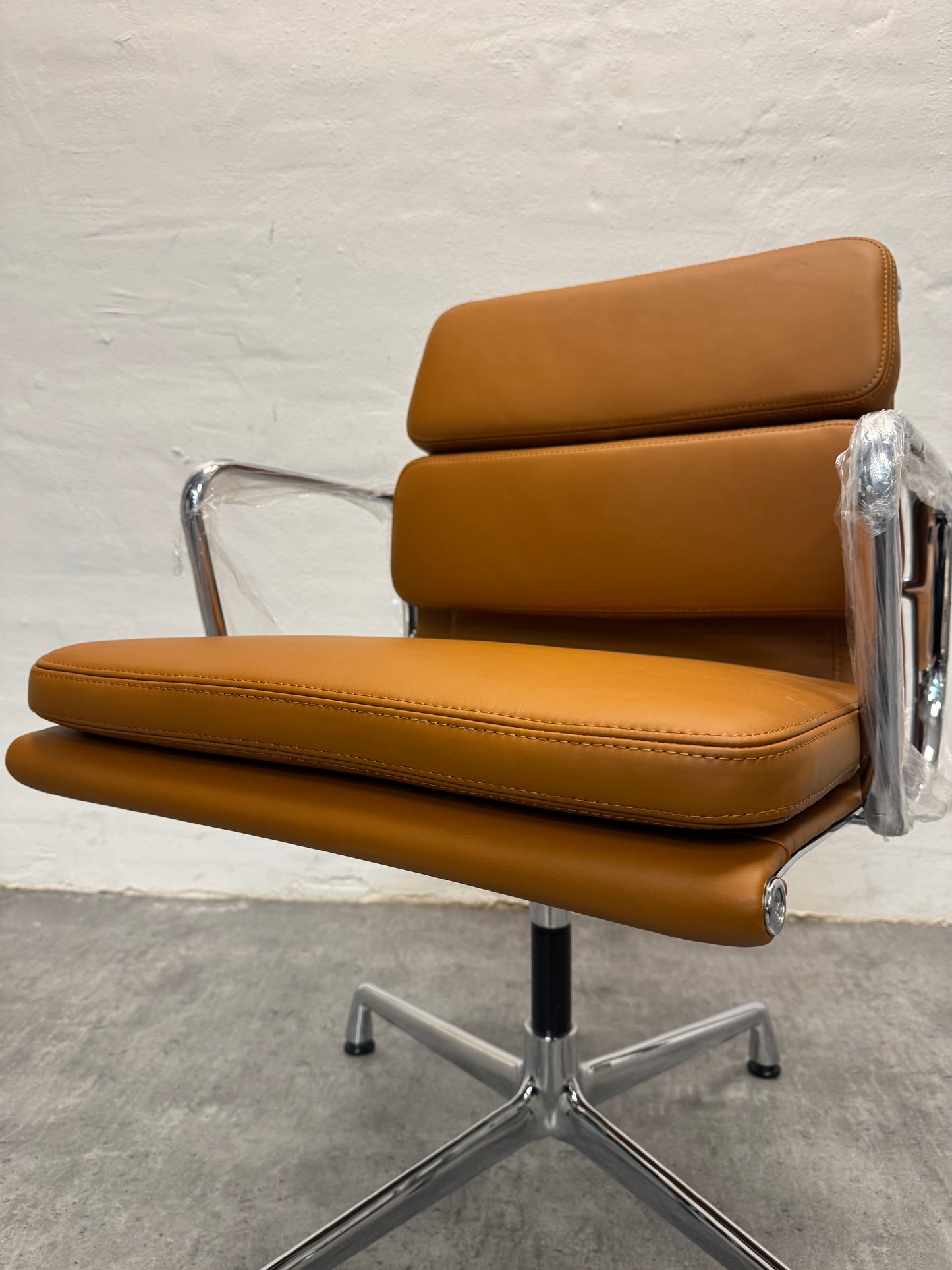 Charles Eames ‘EA-208’ softpad kontorstol.