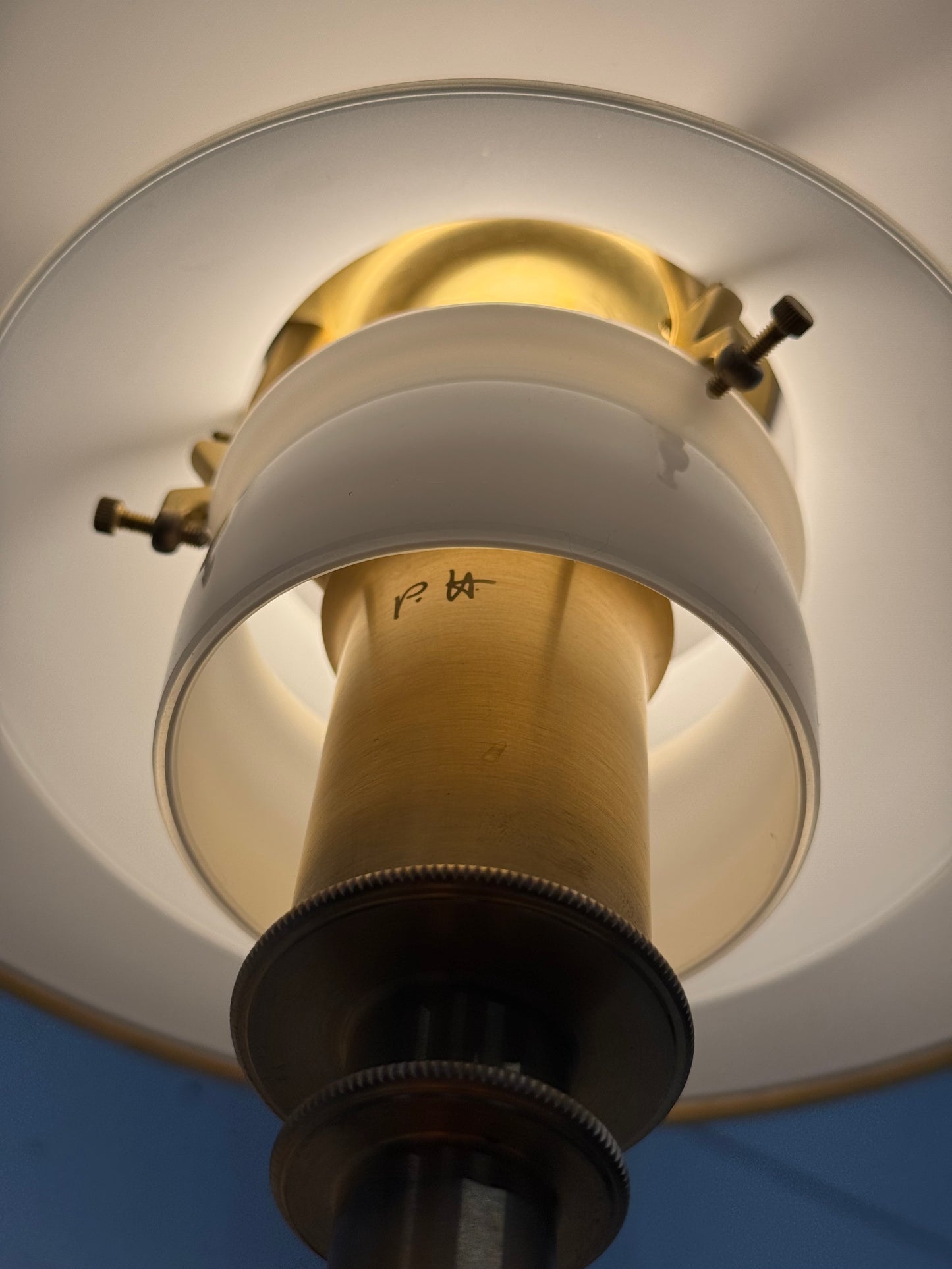 Poul Henningsen, “PH 3/2” Louis Poulsen.