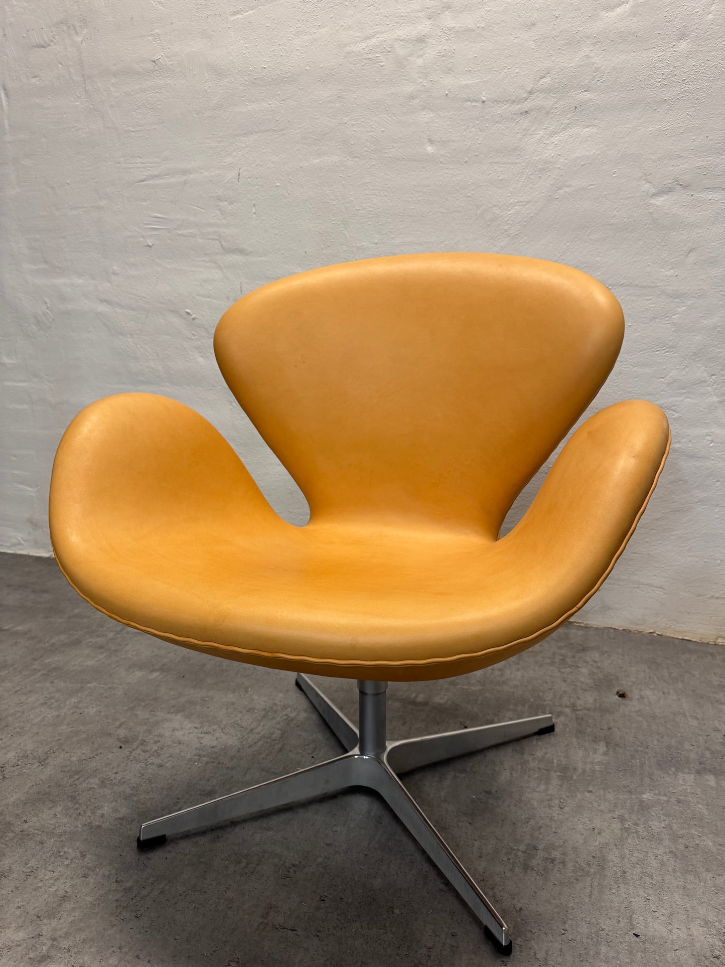 ORIGINAL POLSTRING Arne Jacobsen ‘Svanen’ Fritz Hansen - 2023.