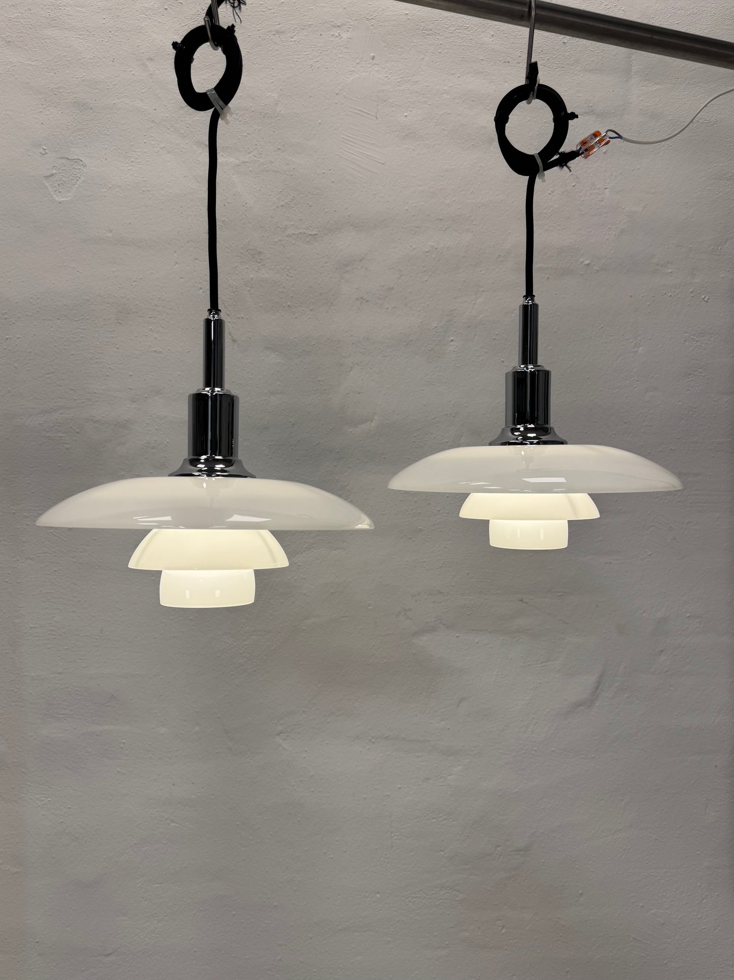 Poul Henningsen, “PH 3/2” Louis Poulsen.