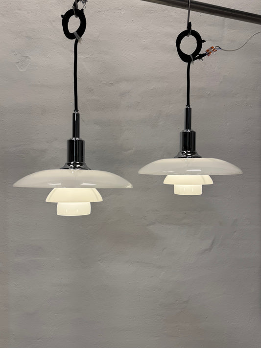 Poul Henningsen, “PH 3/2” Louis Poulsen.