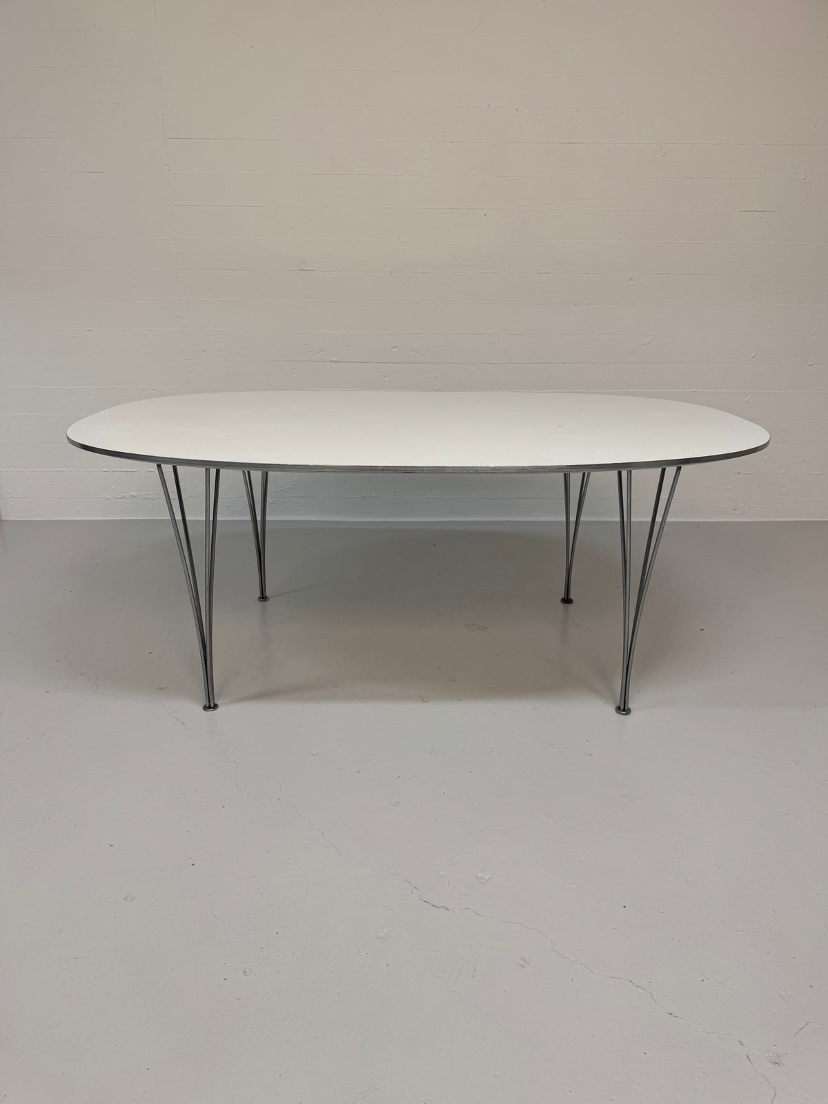 Piet Hein ‘Superellipse’ Fritz Hansen.