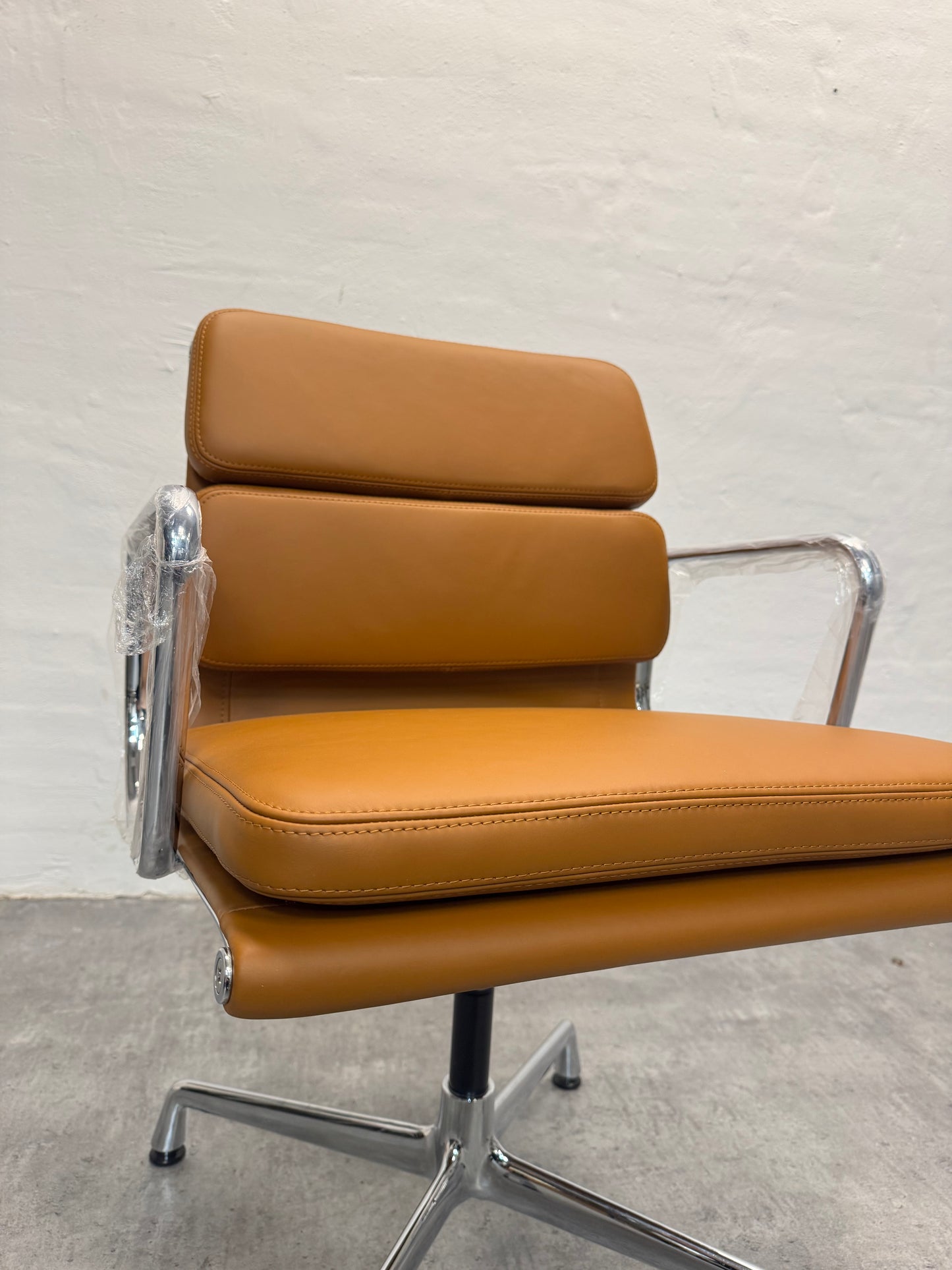 Charles Eames ‘EA-208’ softpad kontorstol.