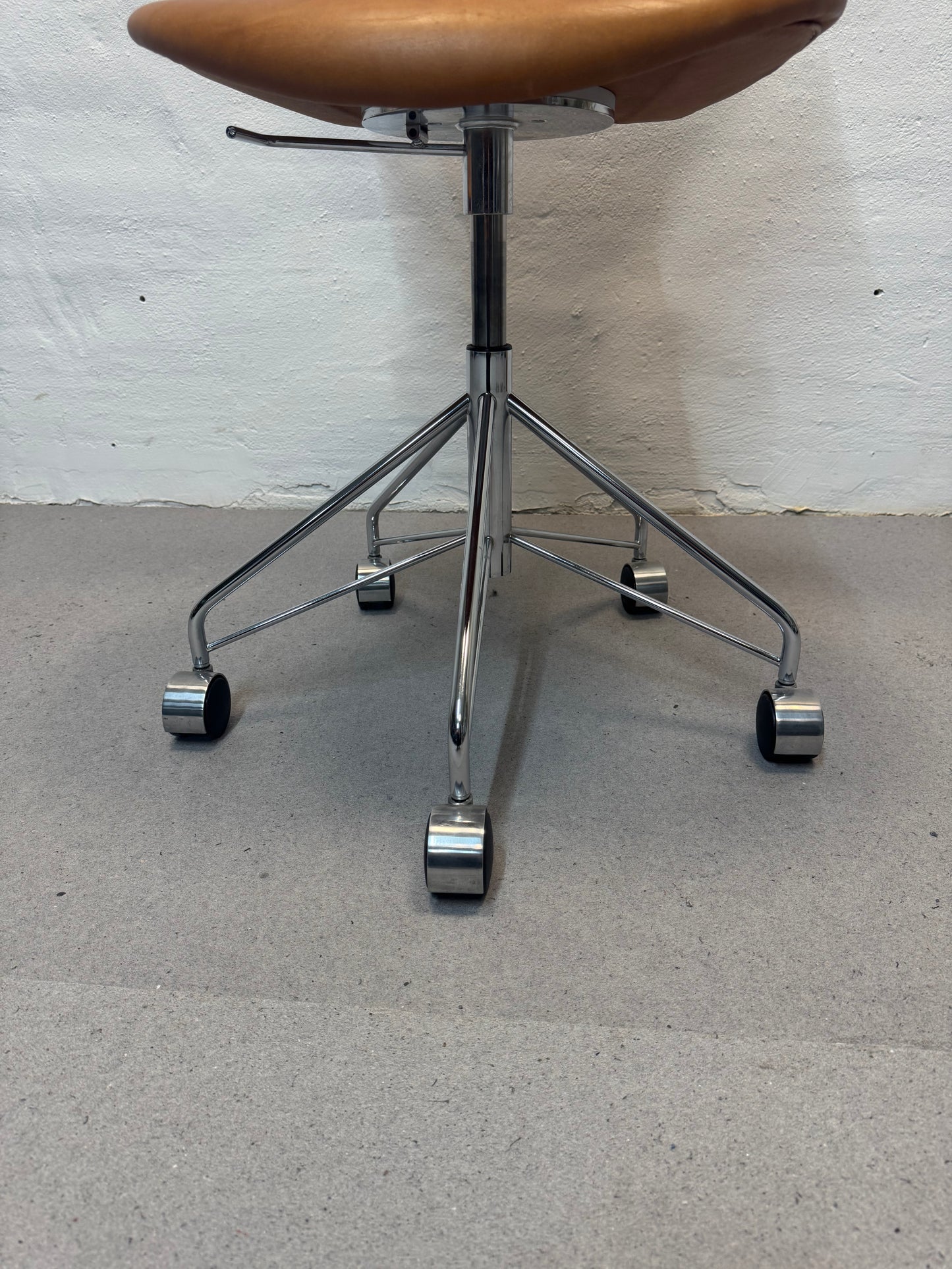 Arne Jacobsen ‘Syveren/3117’ Fritz Hansen.