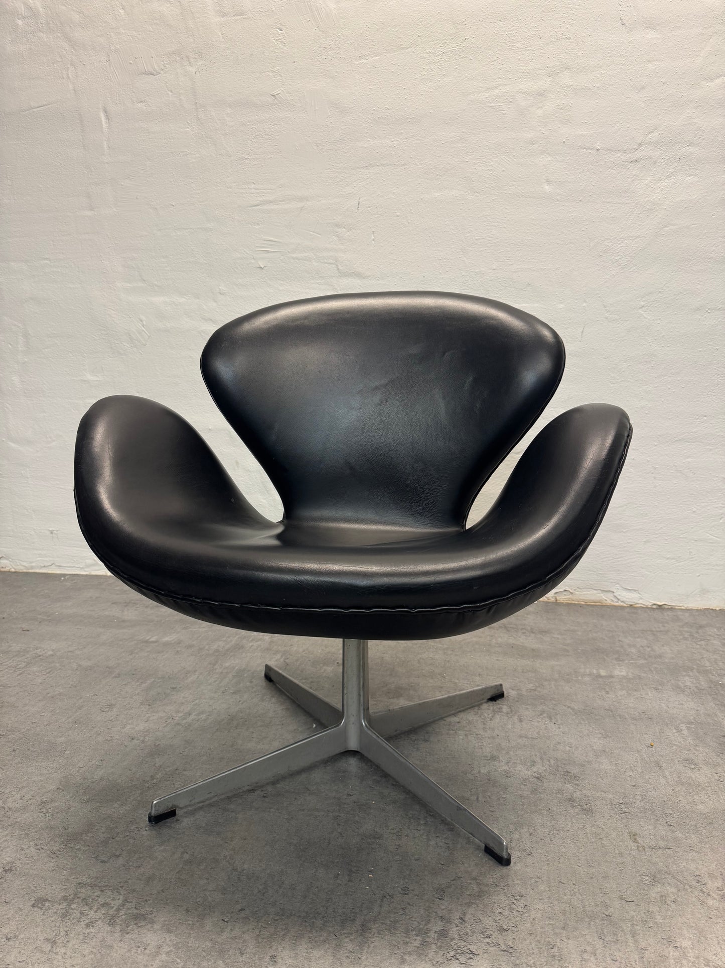Arne Jacobsen ‘Svanen’ Fritz Hansen.