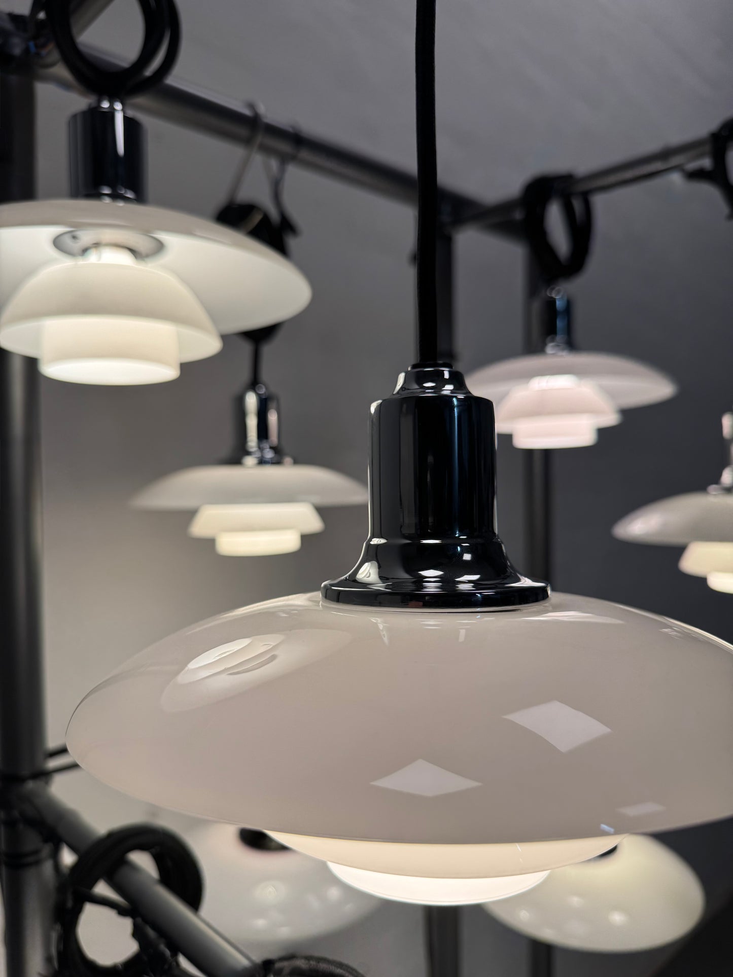 Poul Henningsen, “PH 2/1” pendel Louis Poulsen.