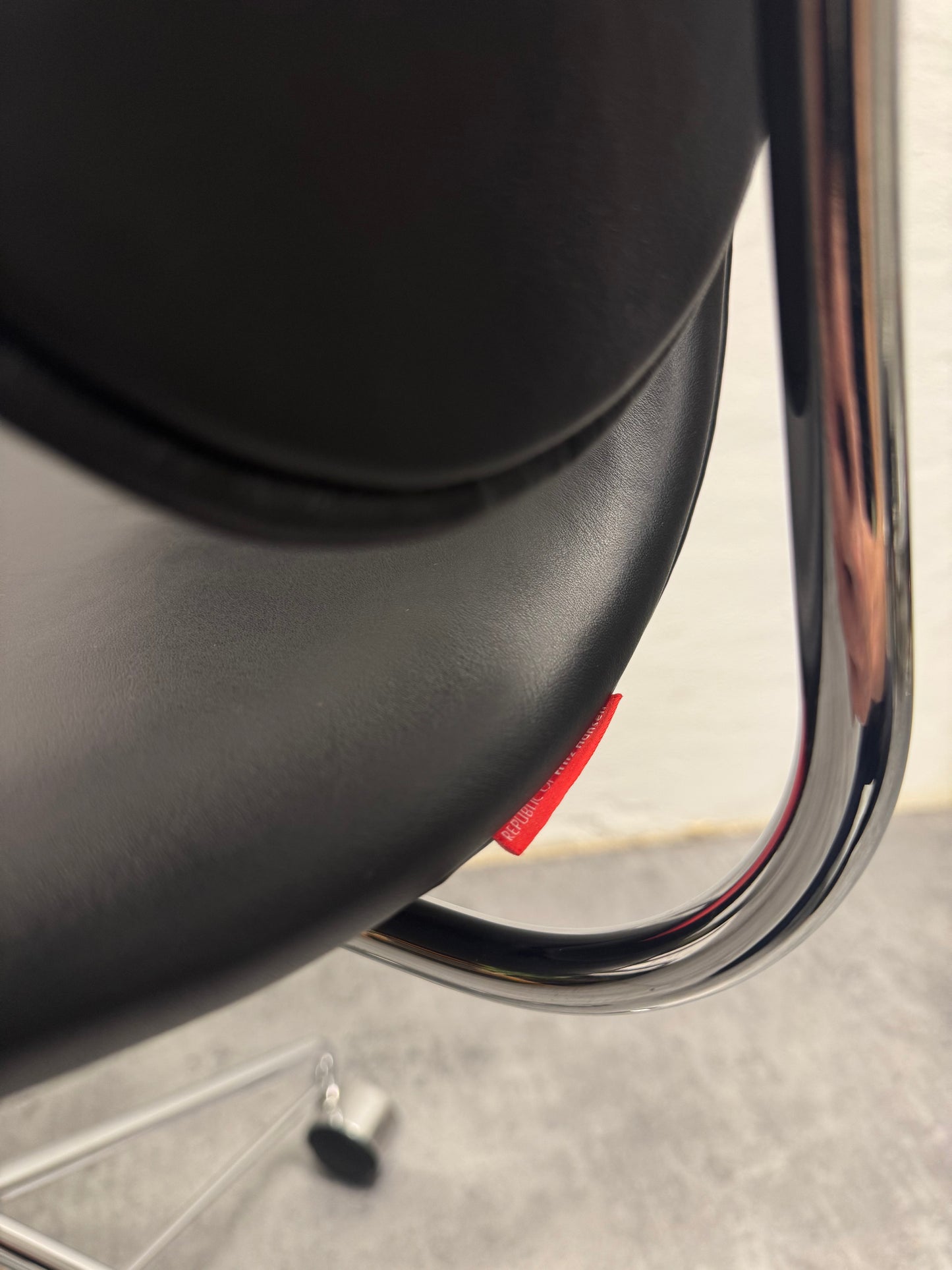 Arne Jacobsen ‘3218/liljen’ Fritz Hansen.