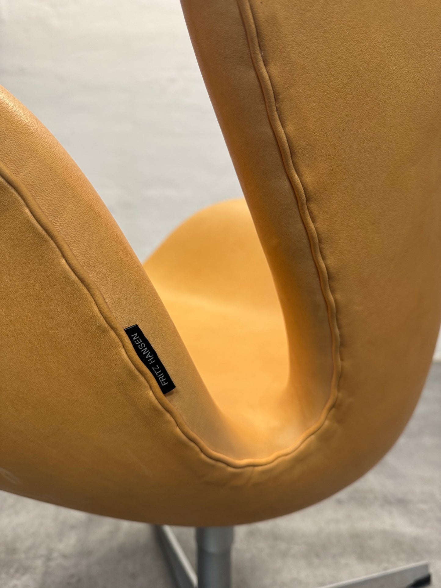 ORIGINAL POLSTRING Arne Jacobsen ‘Svanen’ Fritz Hansen - 2023.