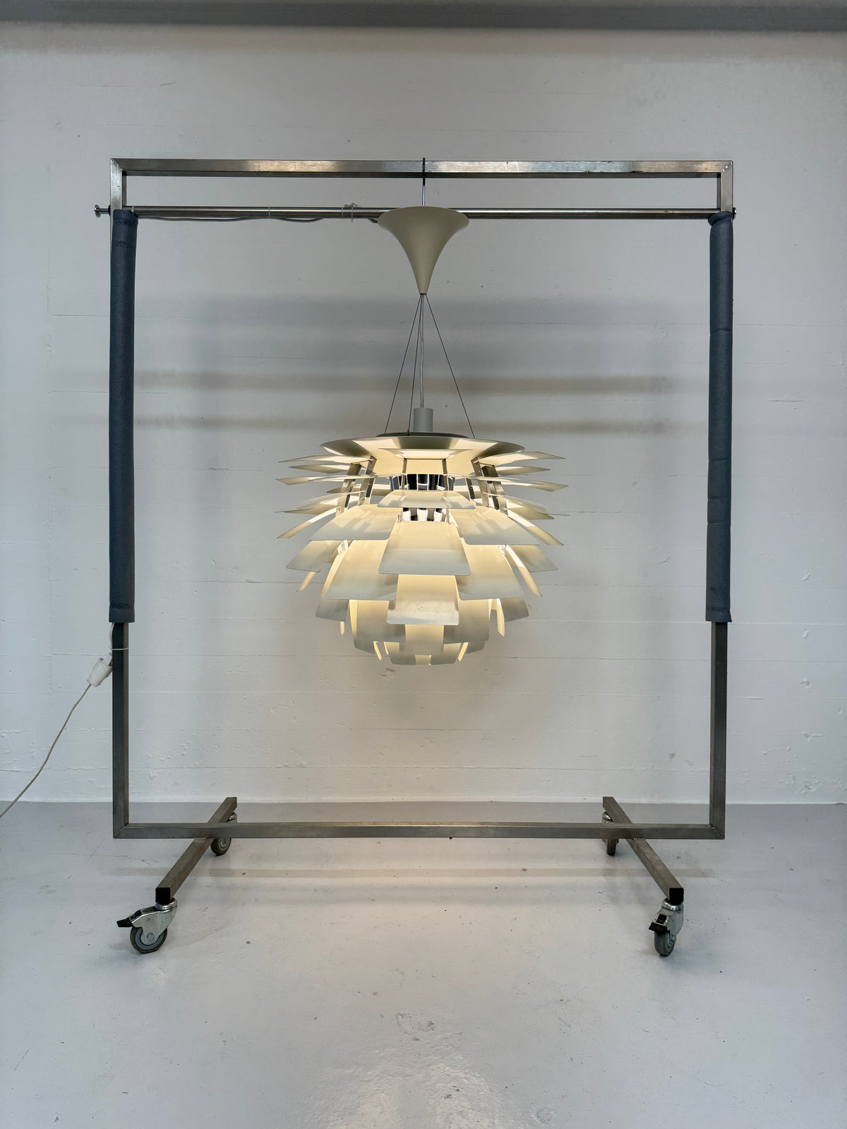 Ø72cm, Poul Henningsen ‘Koglen’ Louis Poulsen.