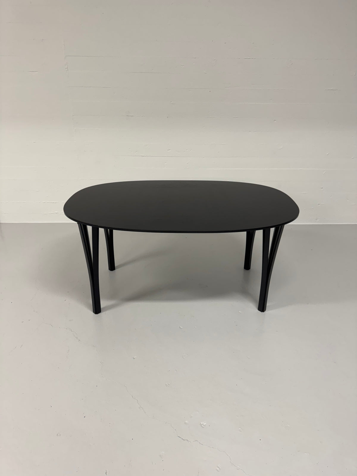 Piet Hein ‘Superellipse’ Fritz Hansen.