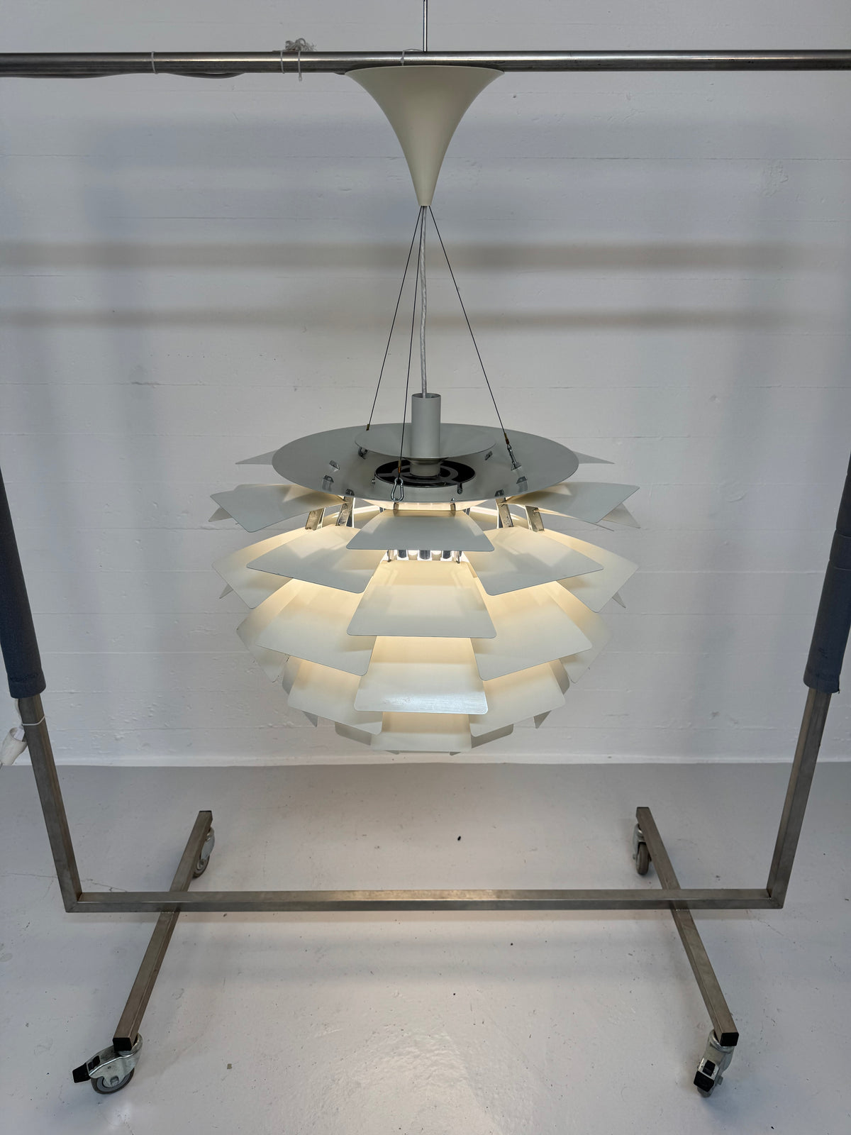 Ø72cm, Poul Henningsen ‘Koglen’ Louis Poulsen.