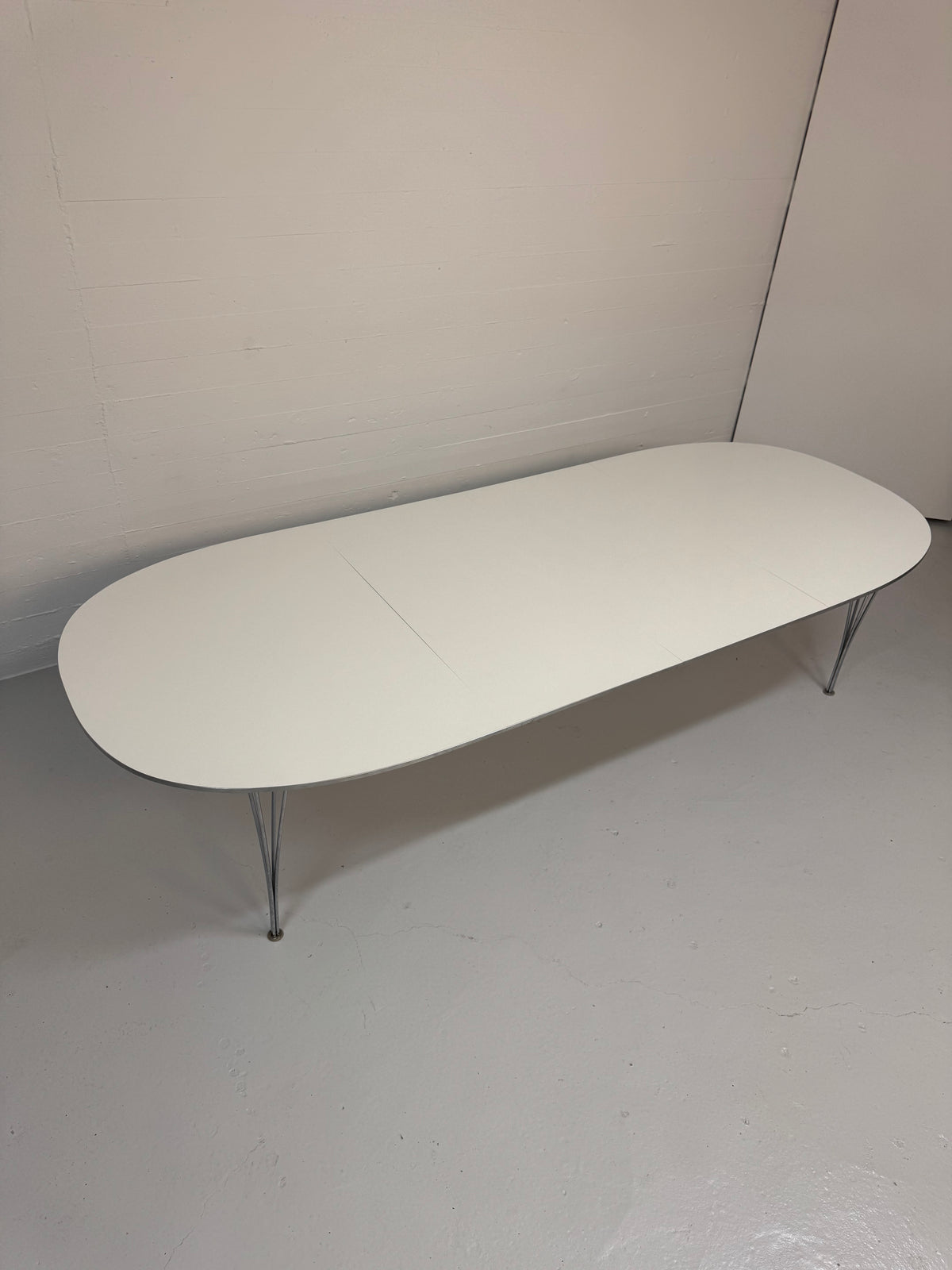 Piet Hein ‘Superellipse’ Fritz Hansen.