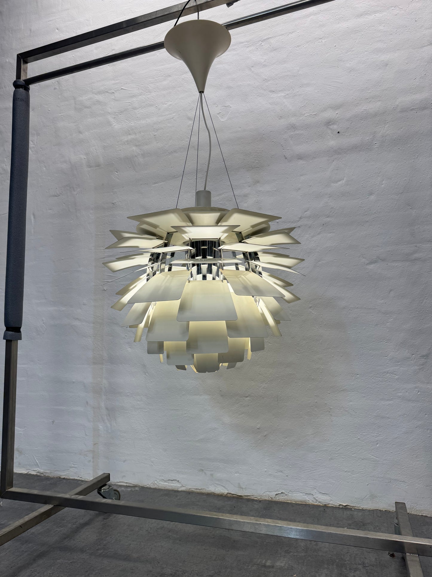 Ø60cm, Poul Henningsen ‘Koglen’ Louis Poulsen.