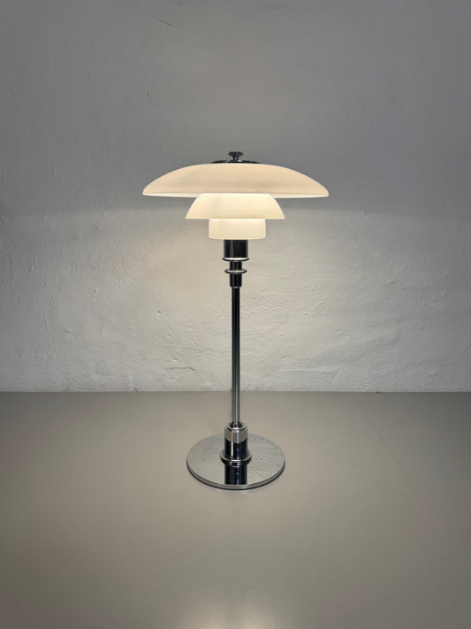 Poul Henningsen, “PH 2/1” Louis Poulsen.