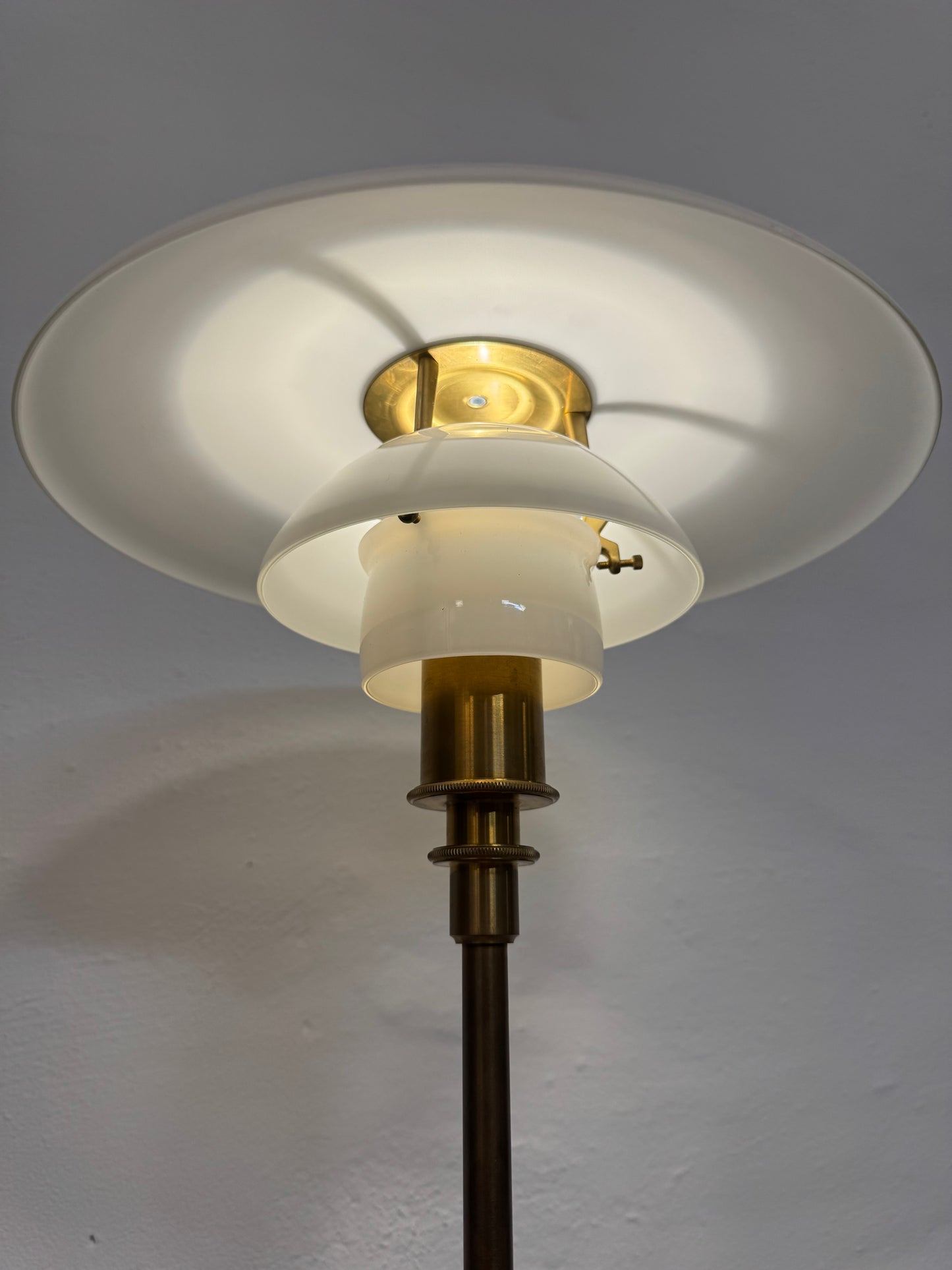 Poul Henningsen, “PH 3/2” Louis Poulsen.