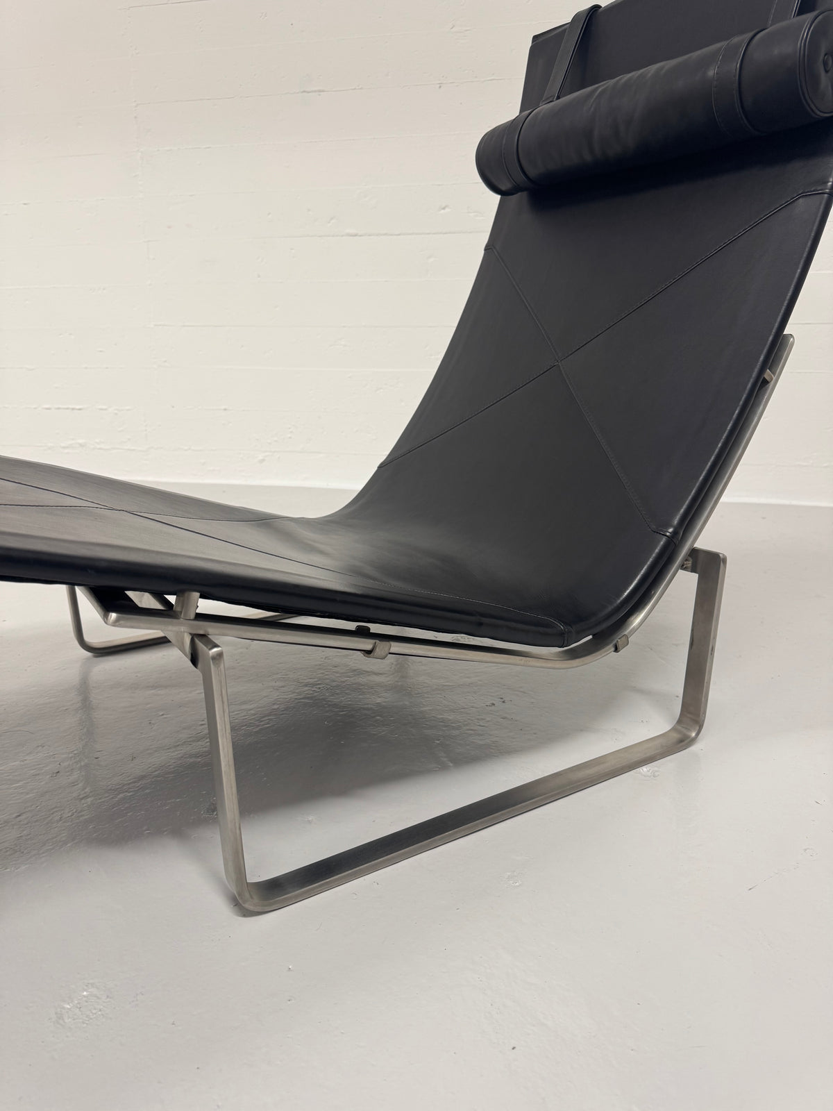 Poul Kjærholm ‘PK24’ Fritz Hansen.