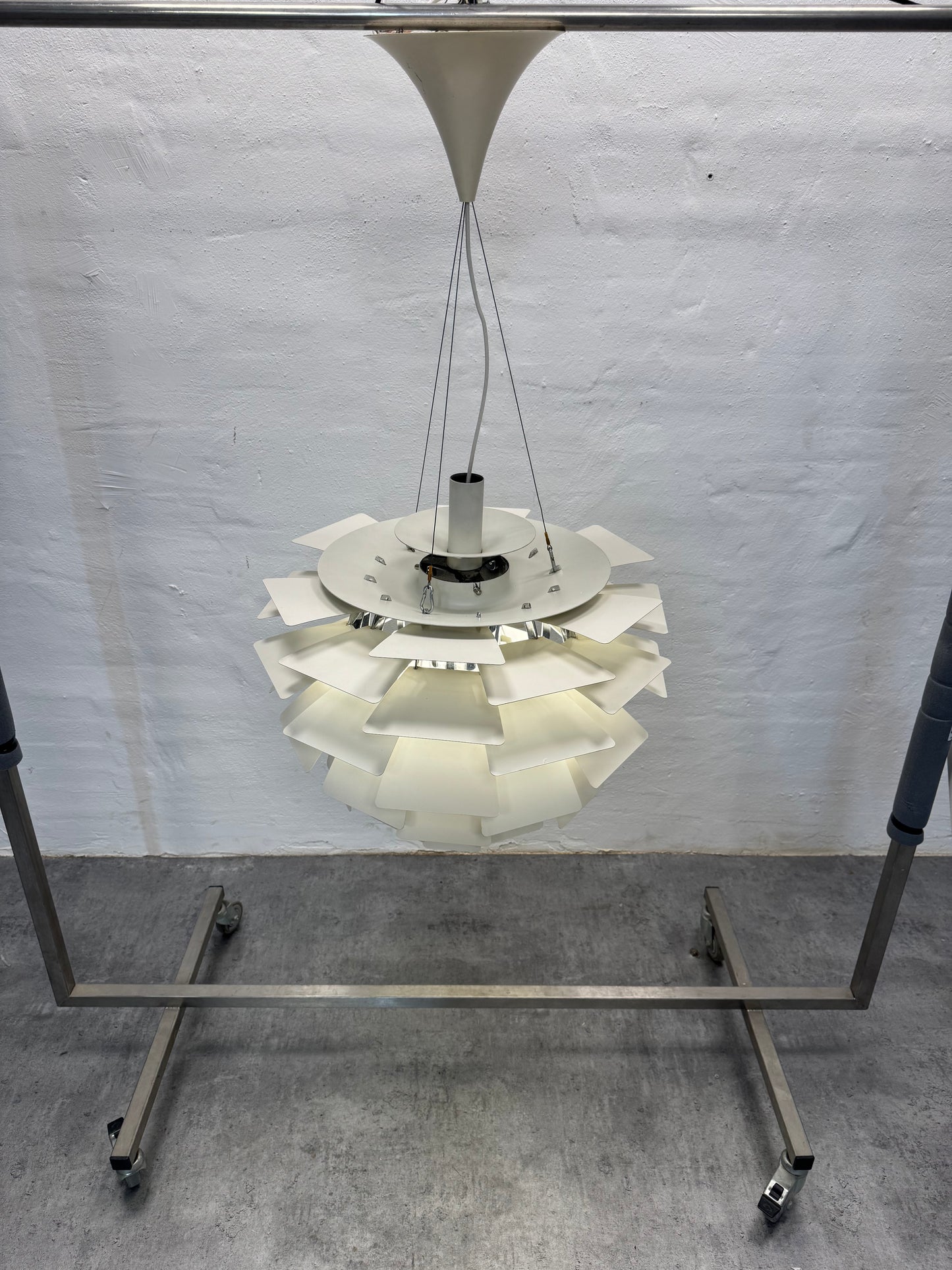 Ø60cm, Poul Henningsen ‘Koglen’ Louis Poulsen.