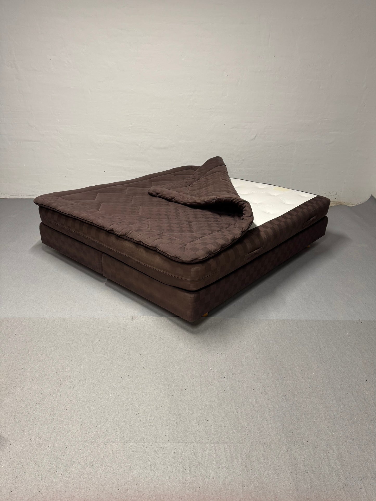 Hästens ‘Continental’ Dobbeltseng – 180x200cm.