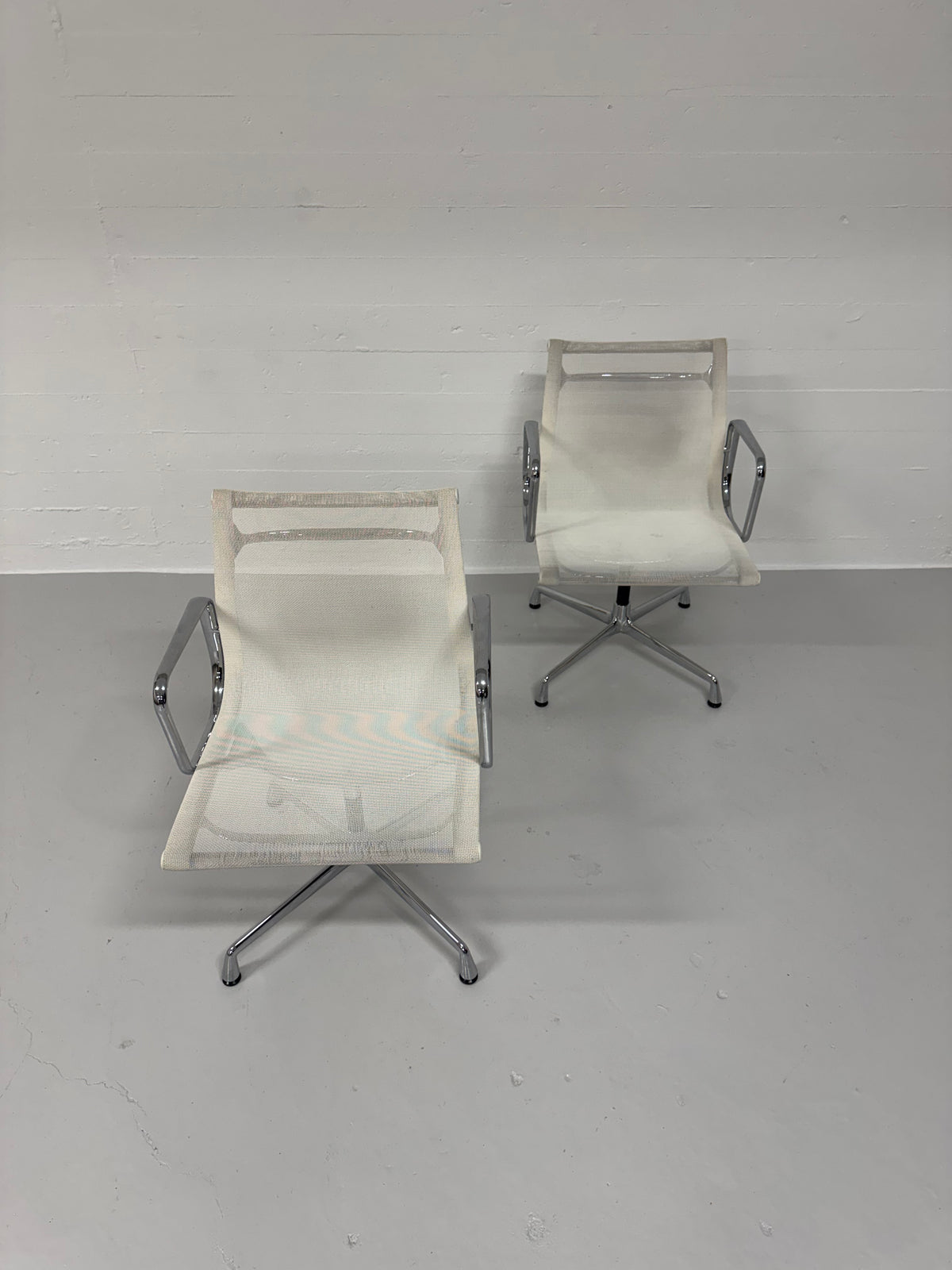 Charles Eames ‘EA-108’ Vitra.