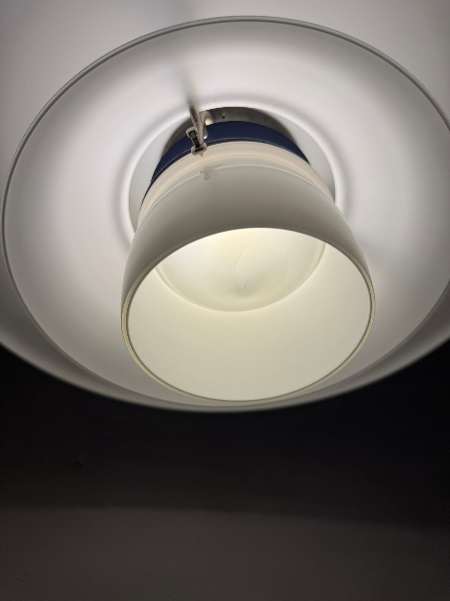 Poul Henningsen, “PH 4½-4” Louis Poulsen.