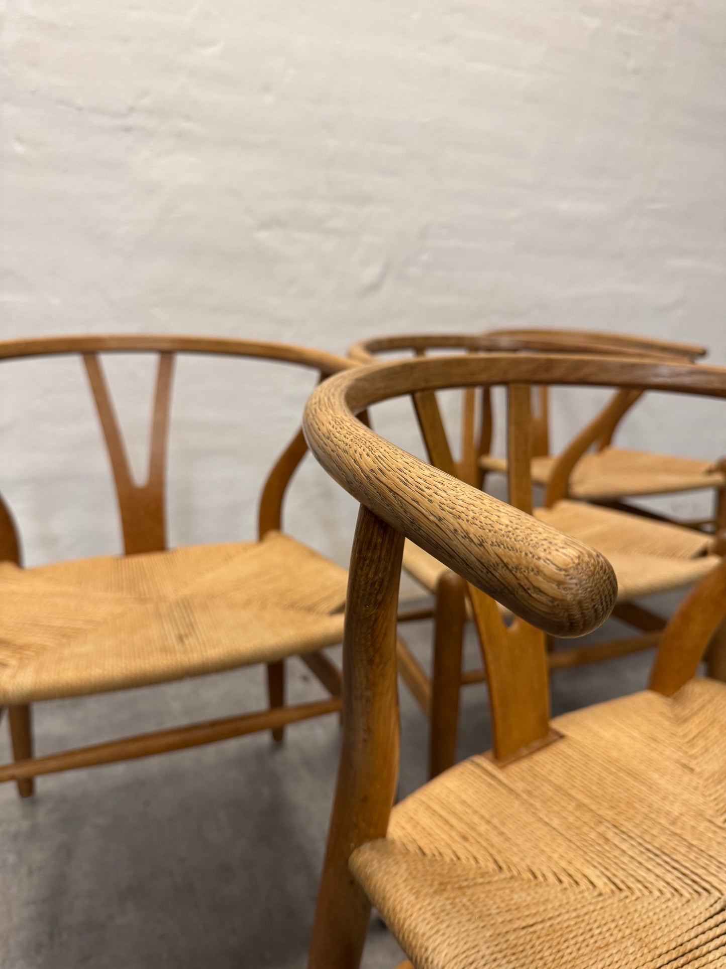Egetræ, Hans J. Wegner ‘CH-24’ Carl Hansen & Søn.