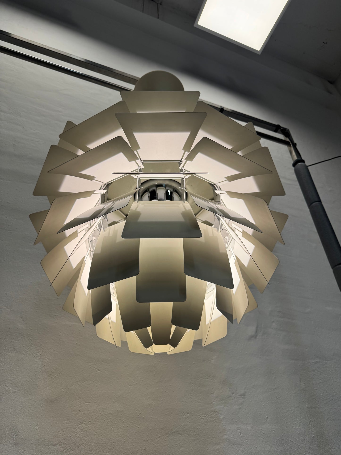 Poul Henningsen ‘Koglen’ Ø72 cm, hvid.