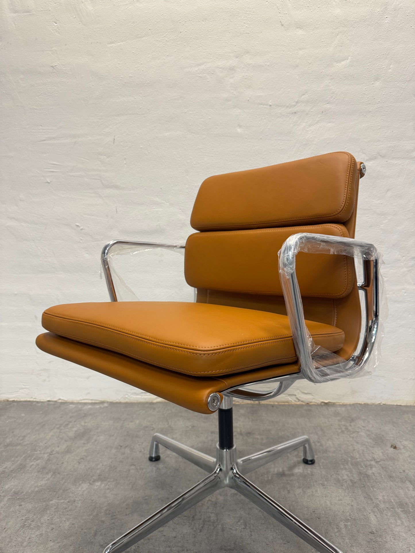 Charles Eames ‘EA-208’ softpad kontorstol.