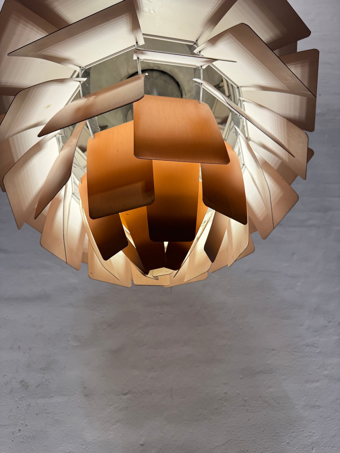 Poul Henningsen “Koglen” Louis Poulsen – Ø60 cm i kobber.