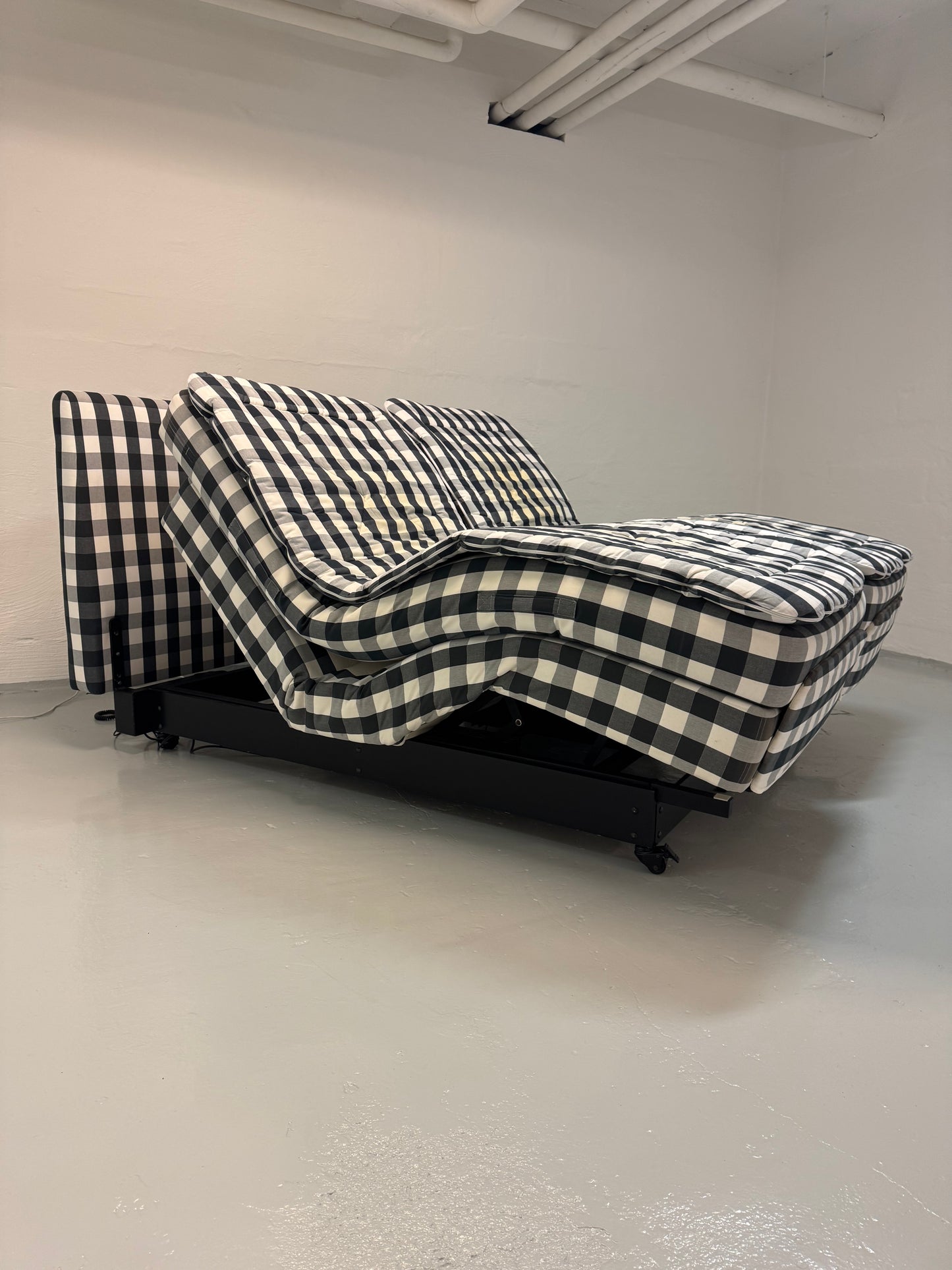 Hästens Adjustable dobbelt elevationsseng m. gavl & massage – 180x210 cm