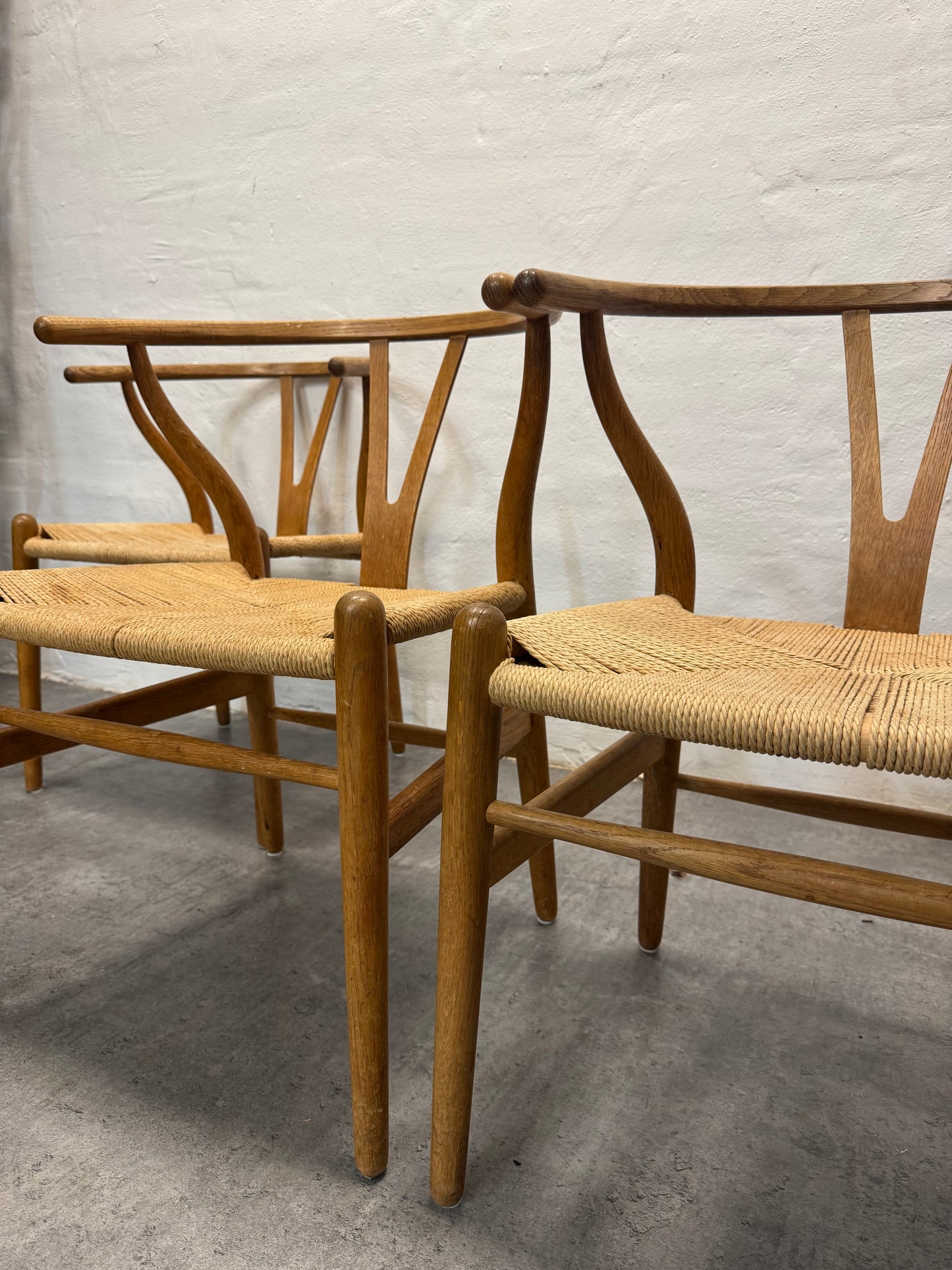 Egetræ, Hans J. Wegner ‘CH-24’ Carl Hansen & Søn.