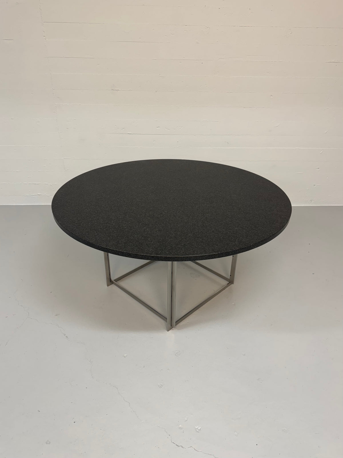 Poul Kjærholm ‘PK-54’ Fritz Hansen.