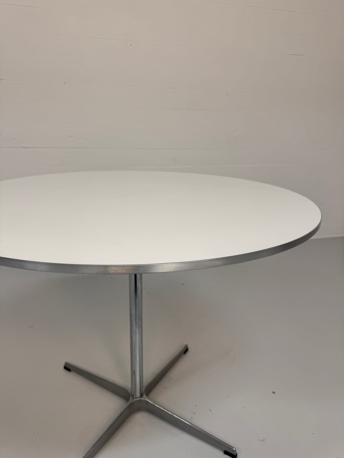 Arne Jacobsen ‘A623’ Fritz Hansen.
