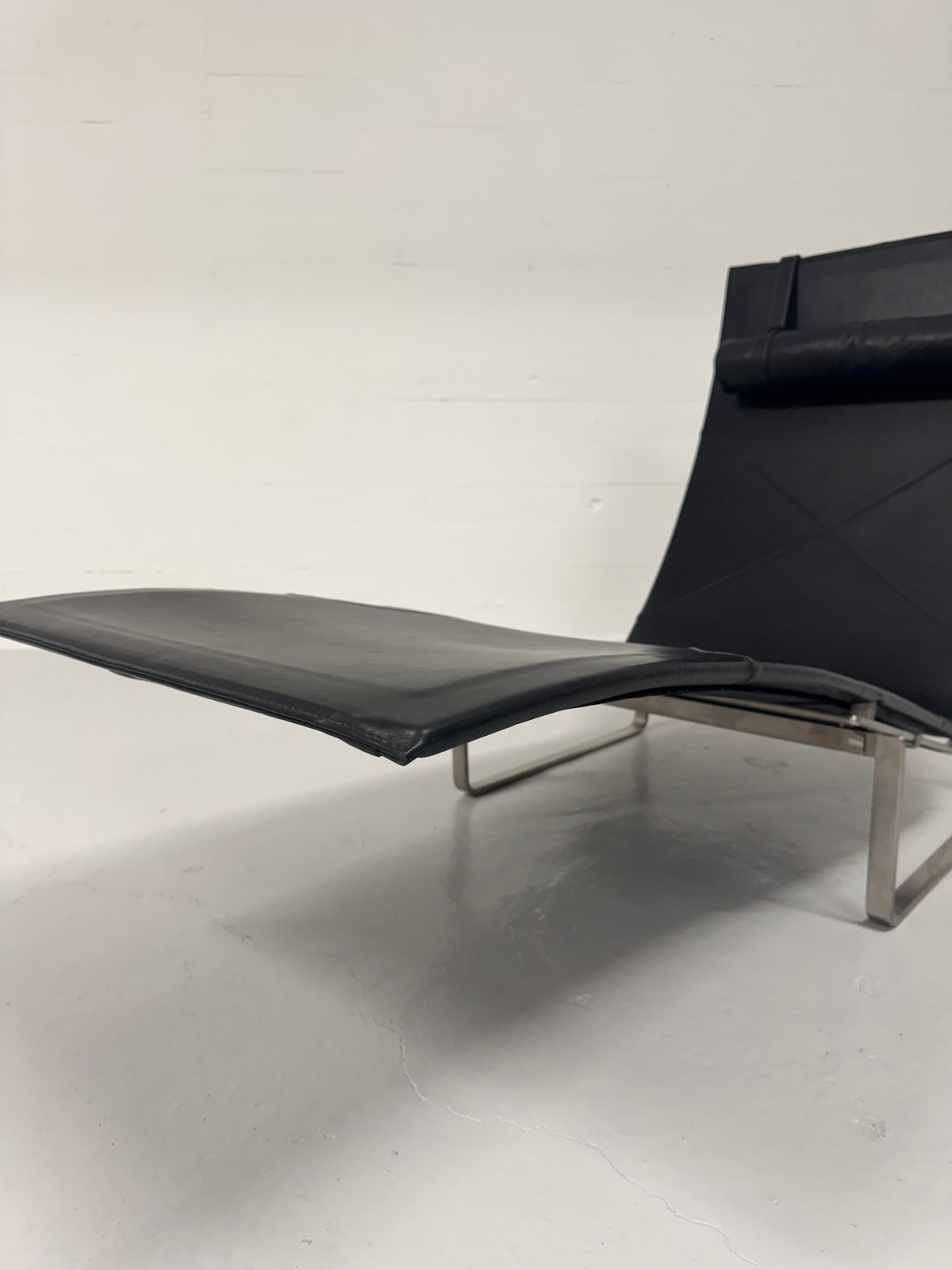 Poul Kjærholm ‘PK24’ Fritz Hansen.